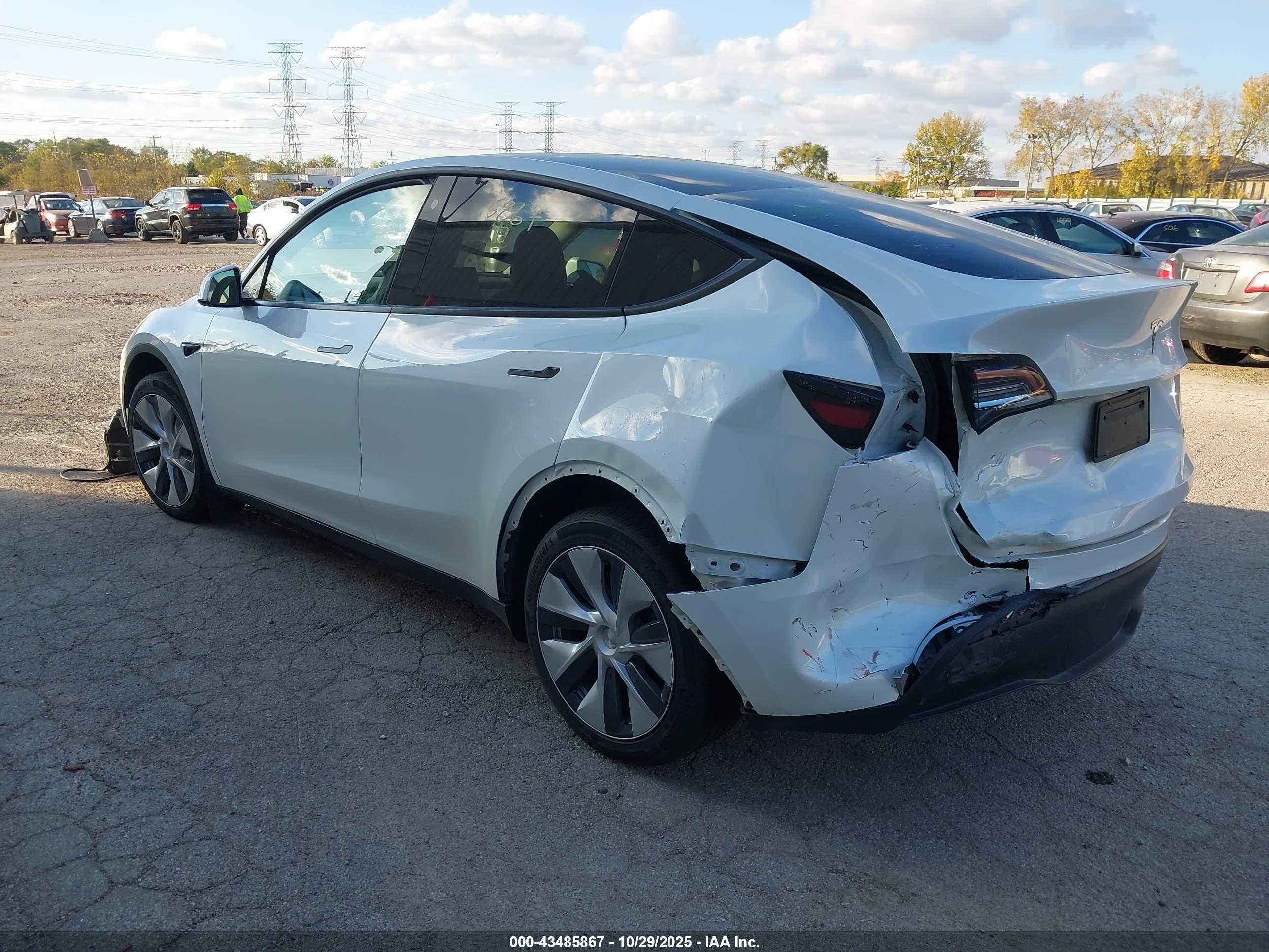 TESLA MODEL image 3