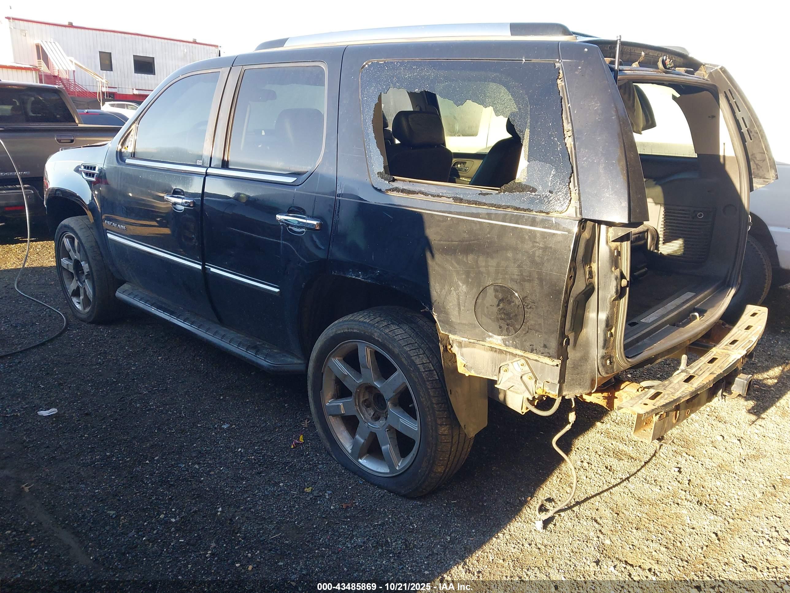 CADILLAC ESCALADE image 3