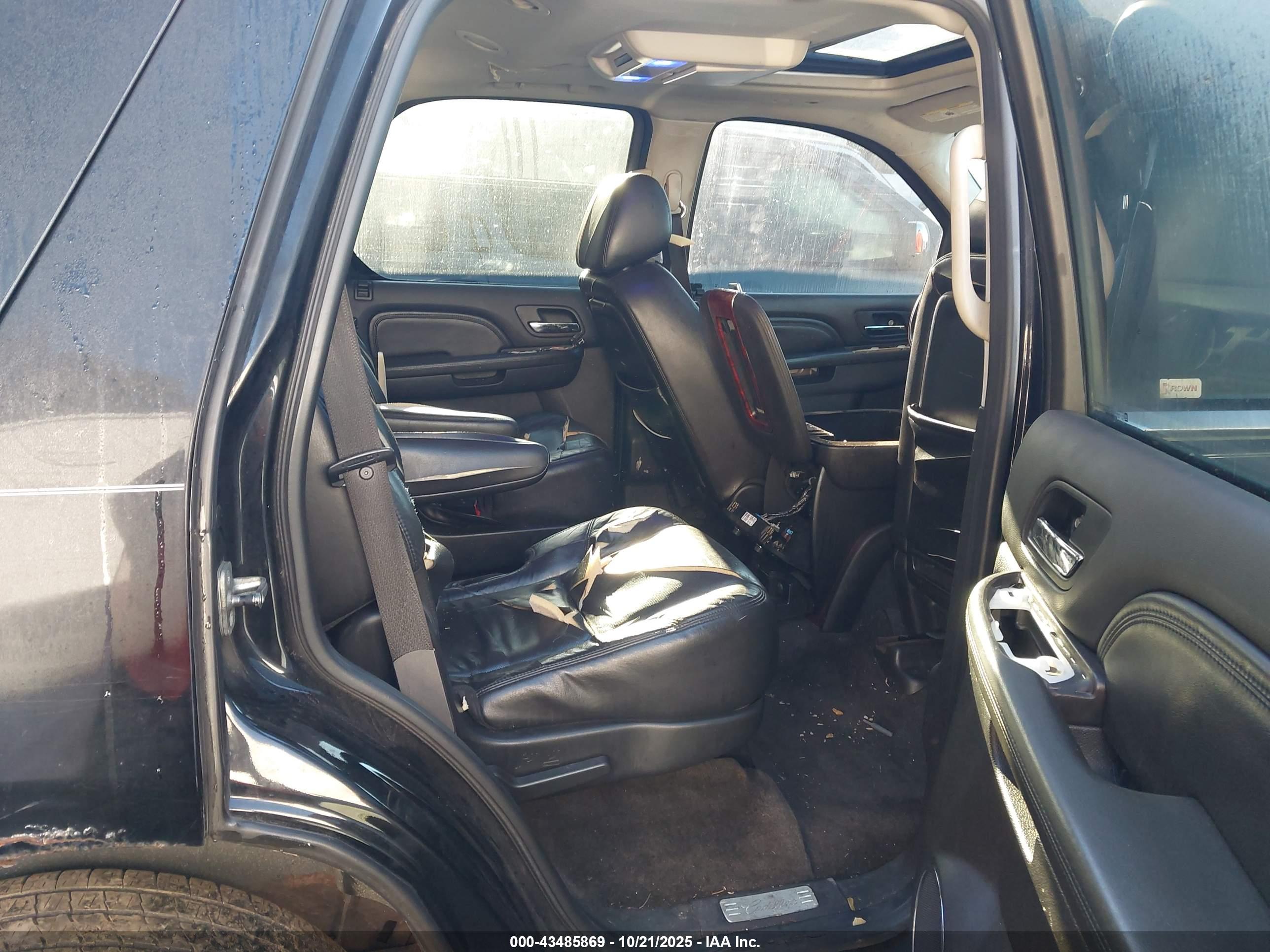 CADILLAC ESCALADE image 8