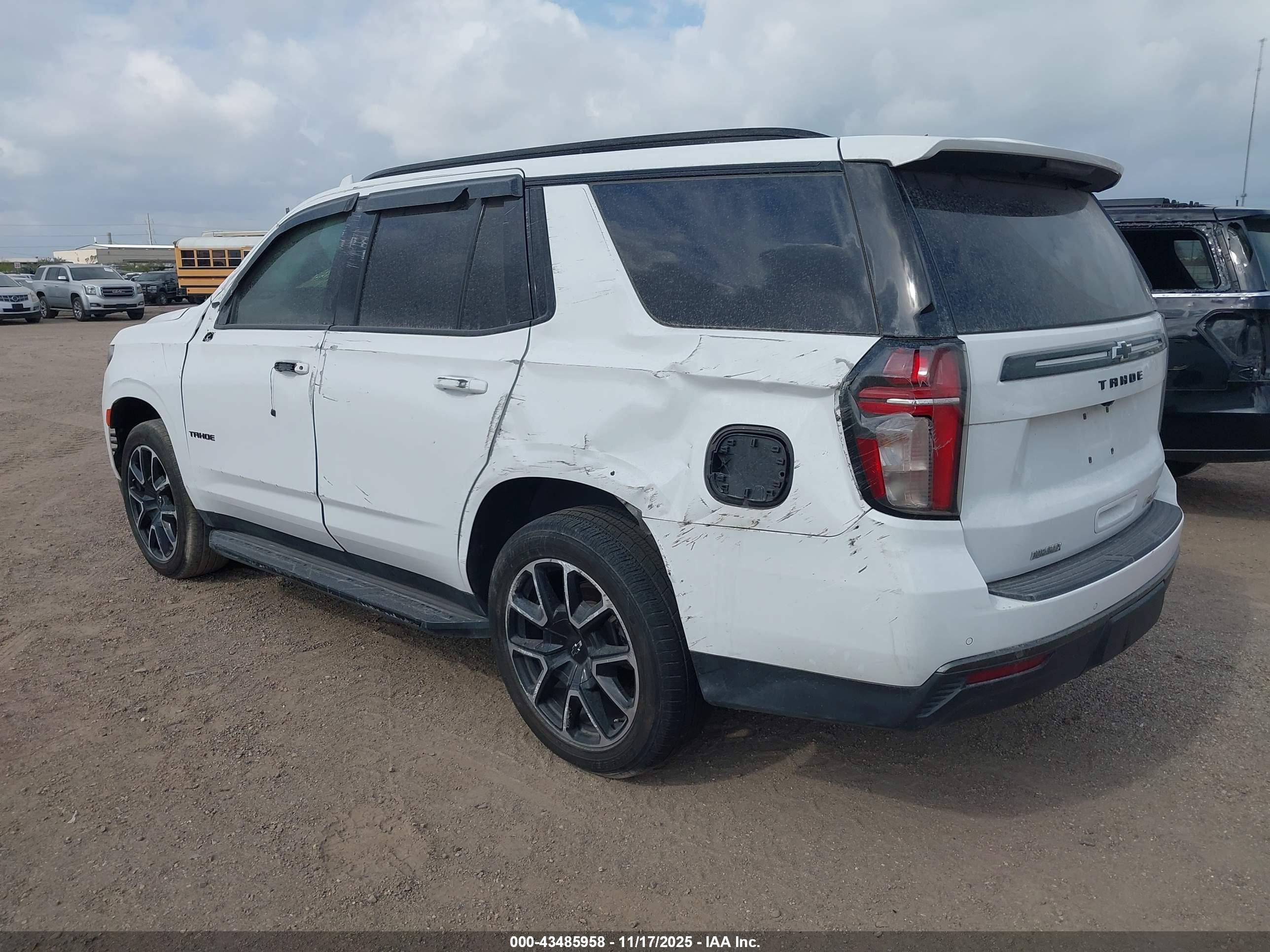 CHEVROLET TAHOE image 3