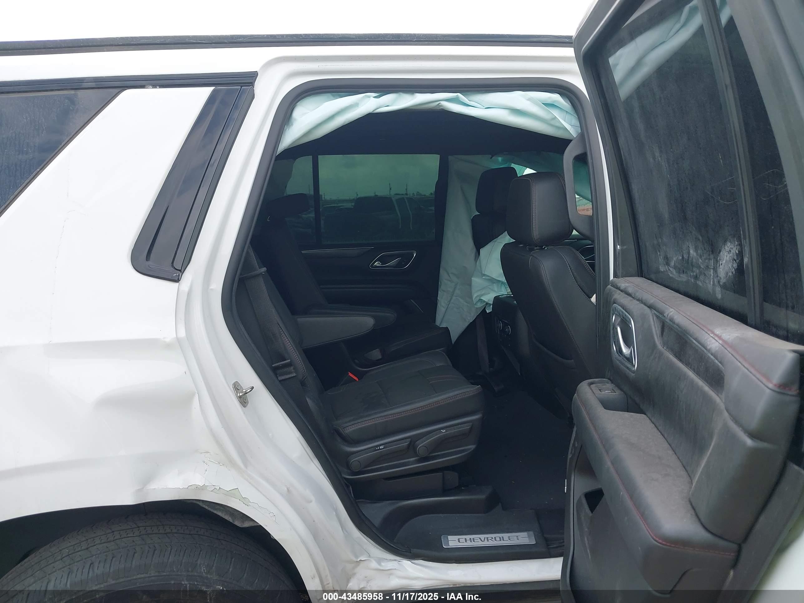 CHEVROLET TAHOE image 8