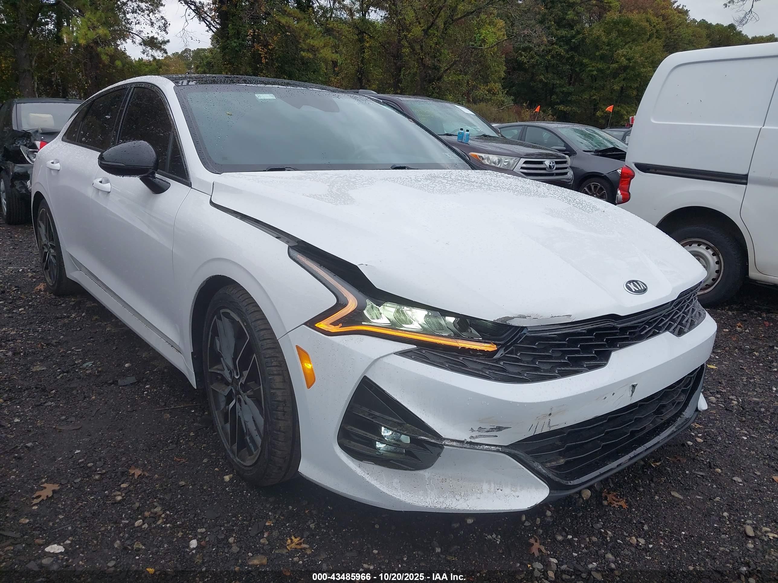 KIA K5 image 6