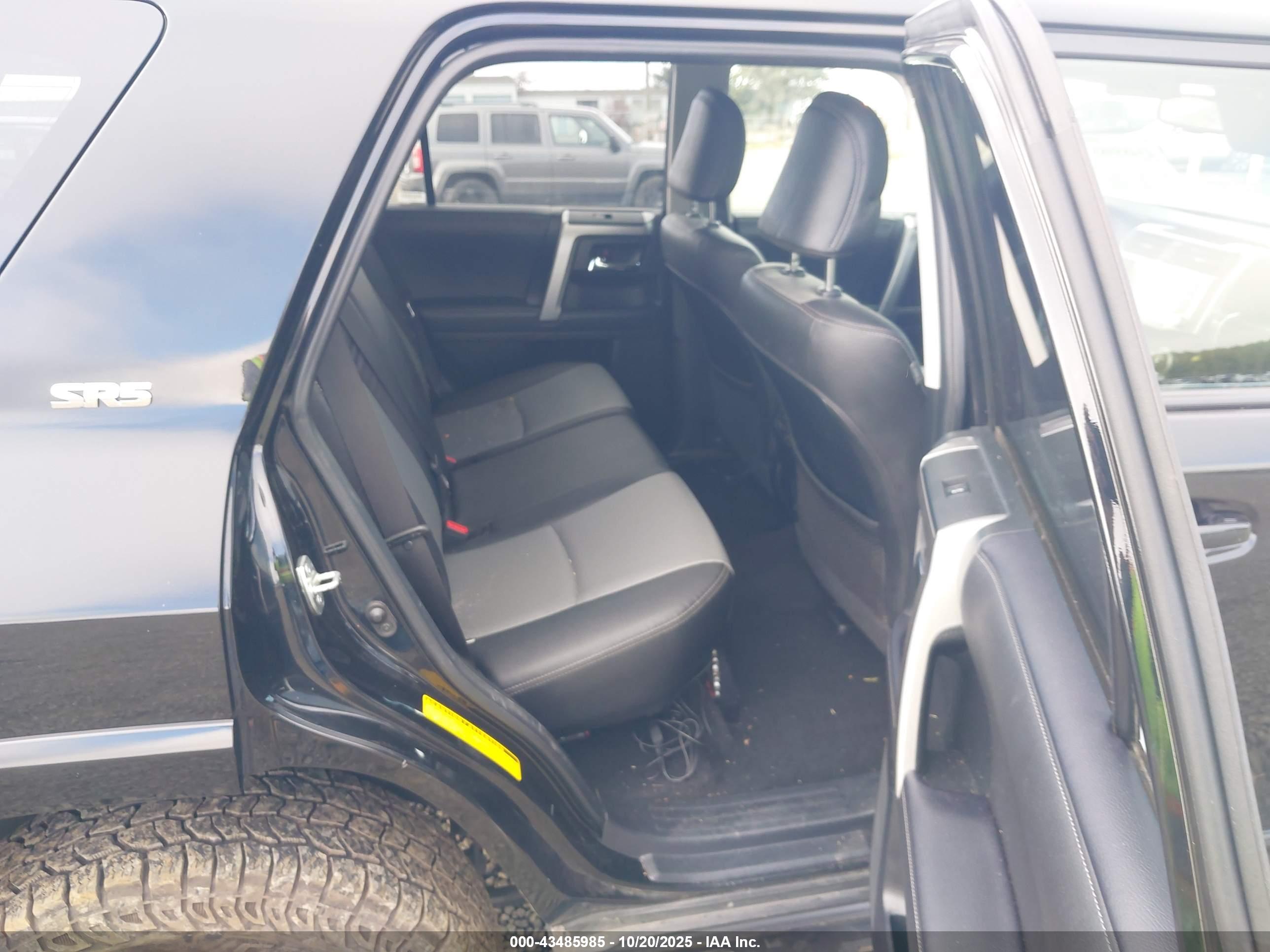 TOYOTA 4RUNNER image 8