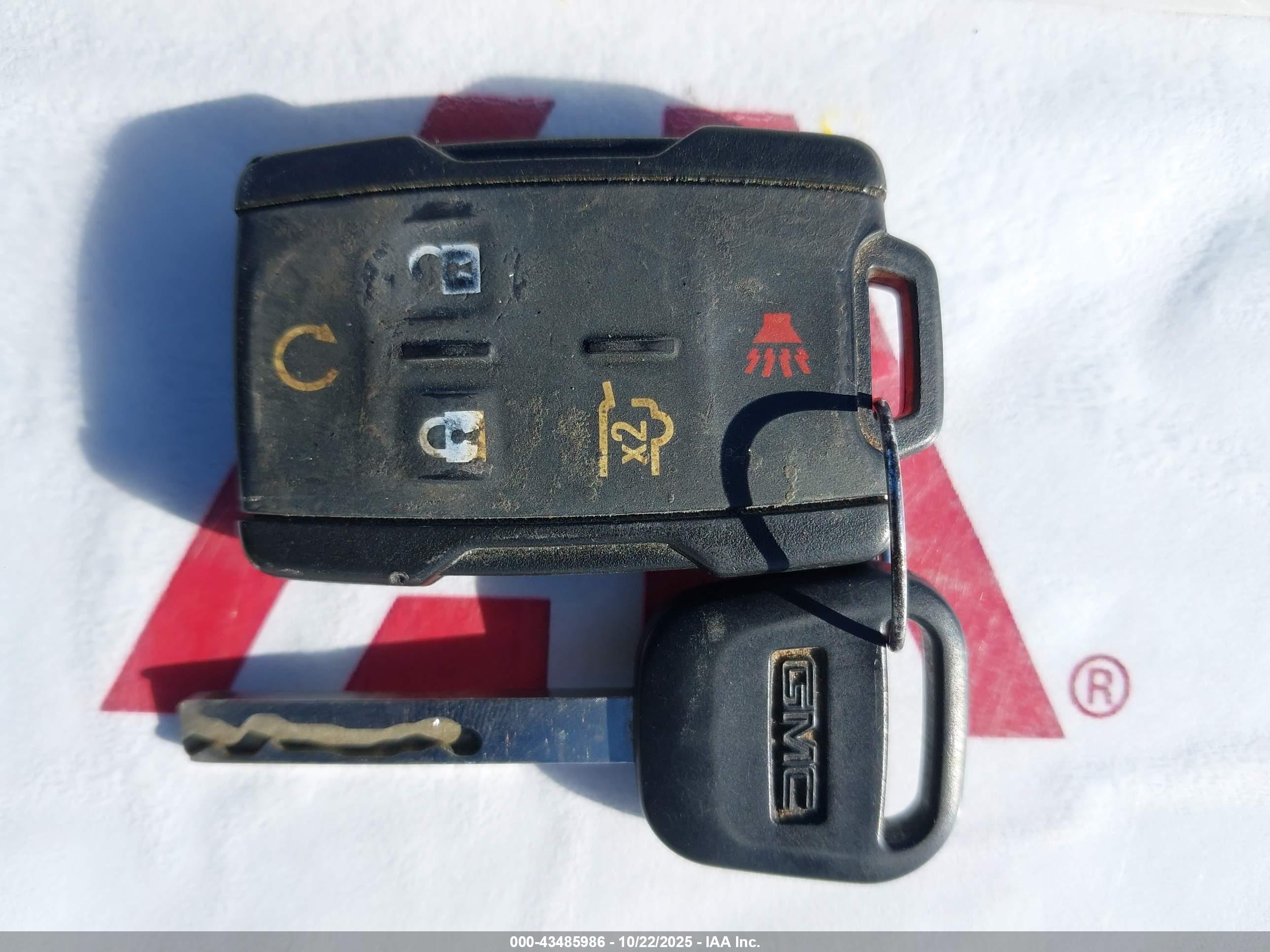 GMC YUKON image 11
