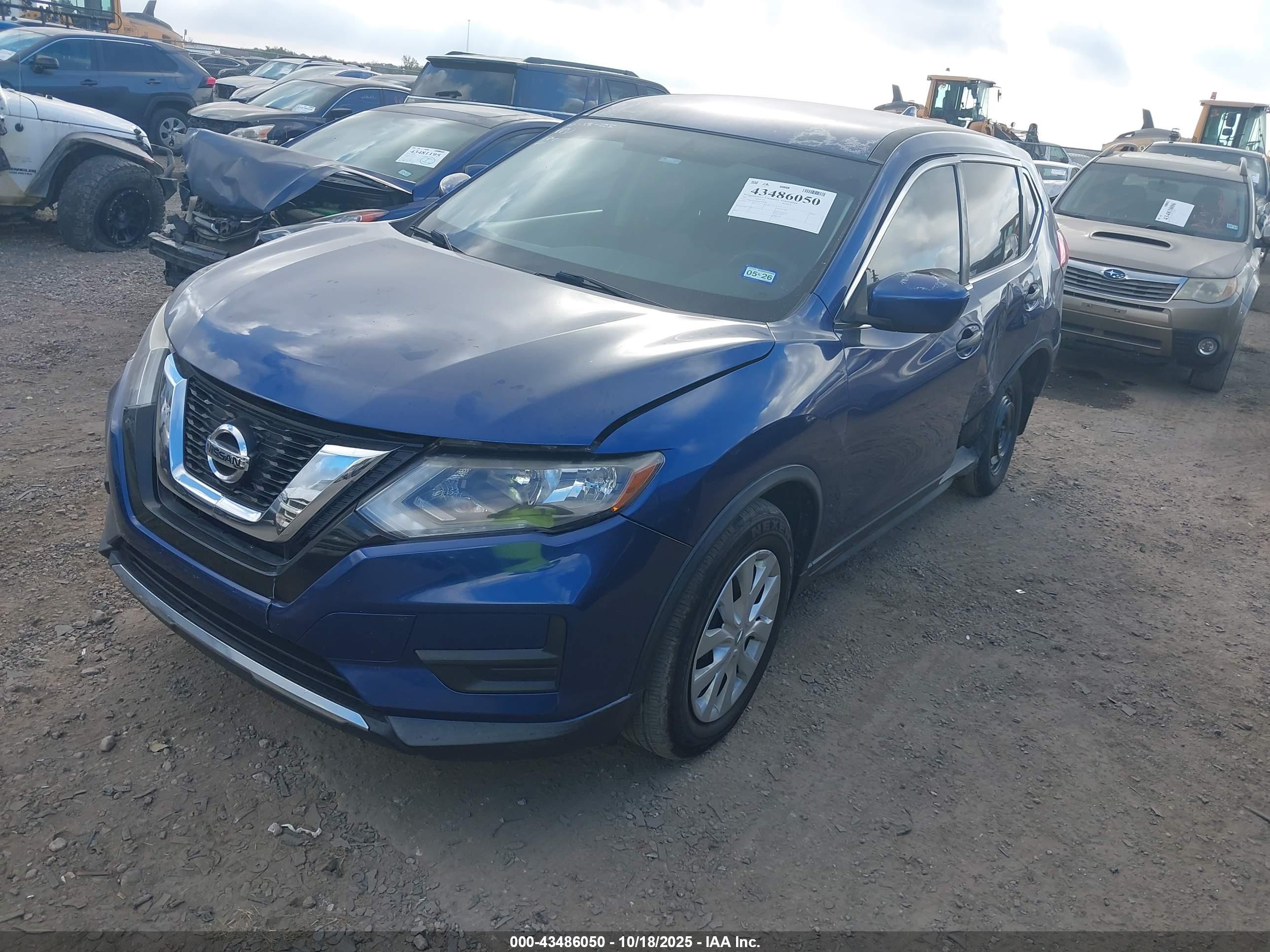 NISSAN ROGUE image 2