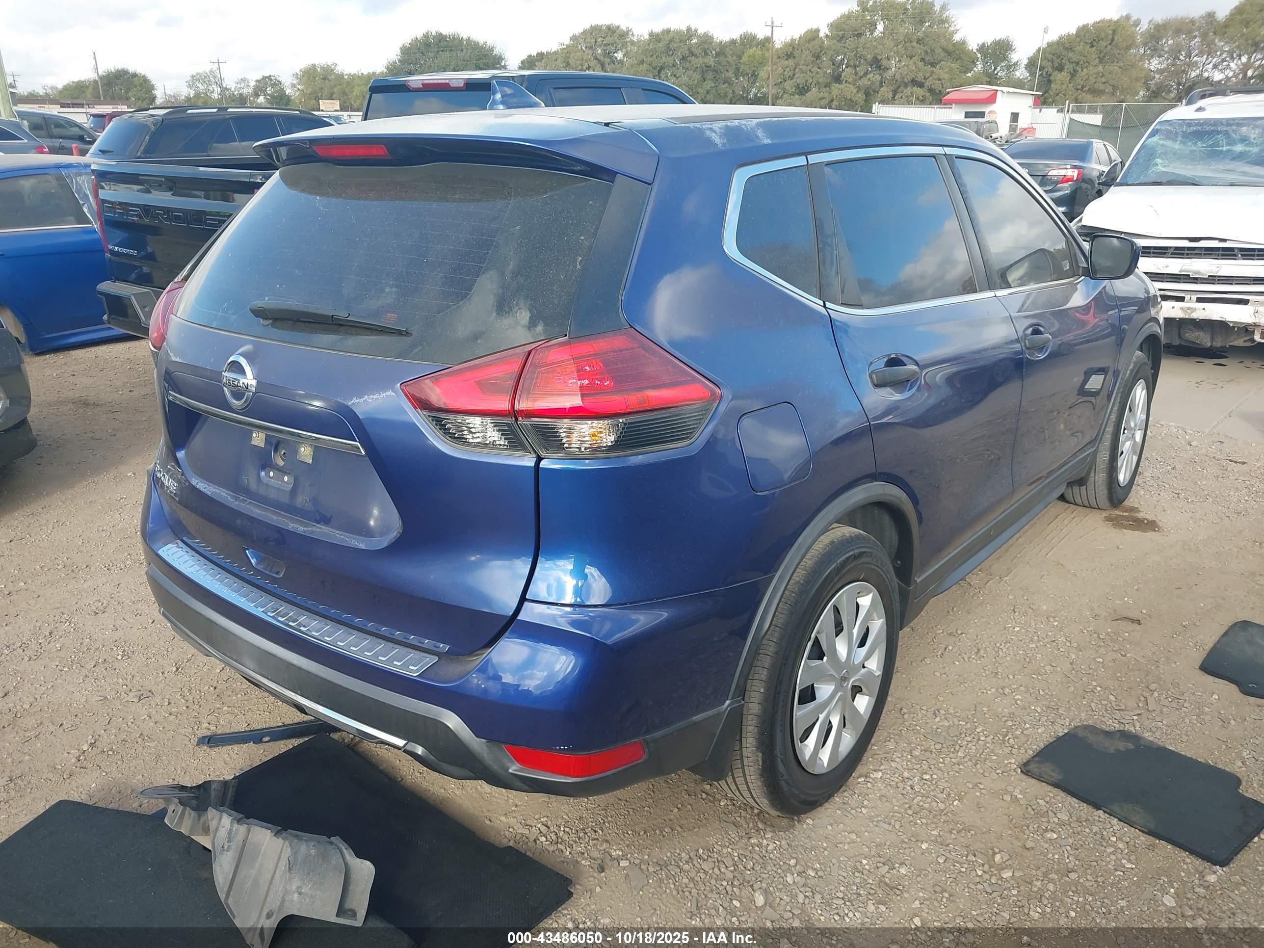 NISSAN ROGUE image 4