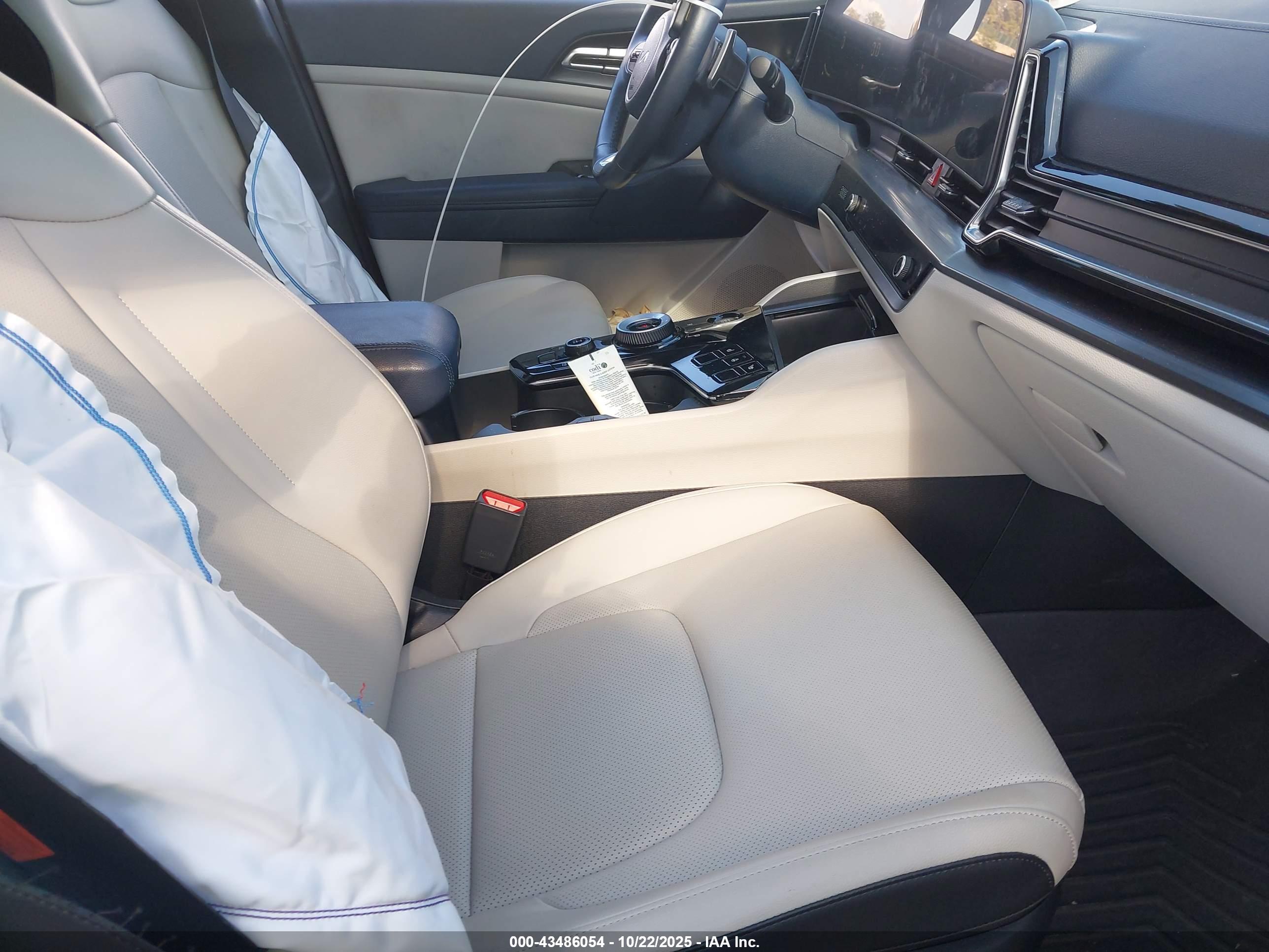 KIA SPORTAGE image 5