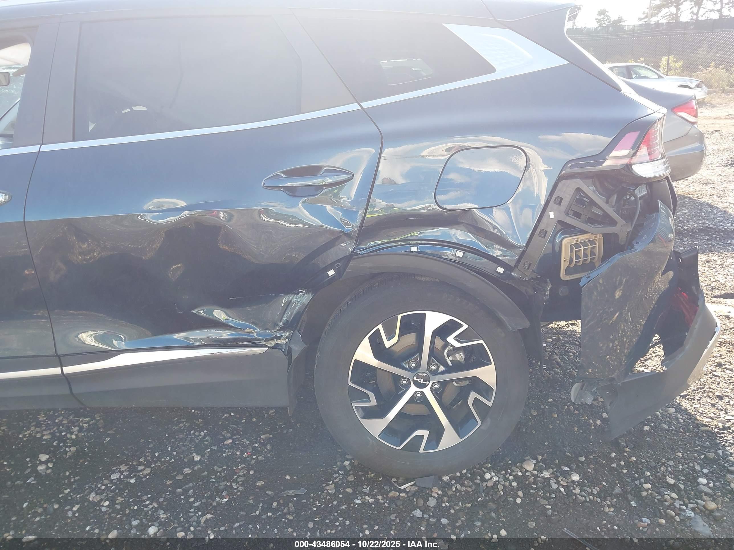 KIA SPORTAGE image 6