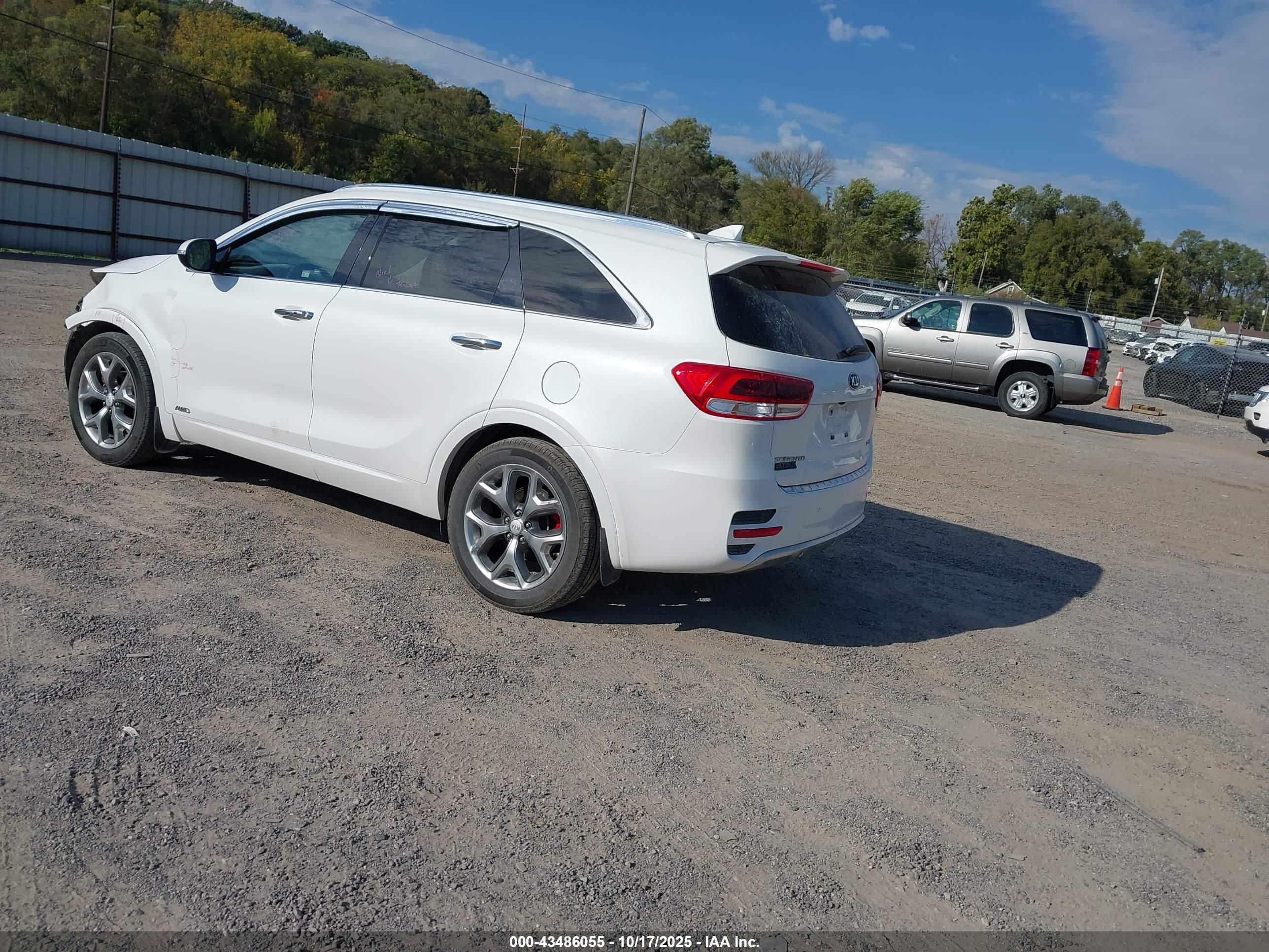 KIA SORENTO image 3