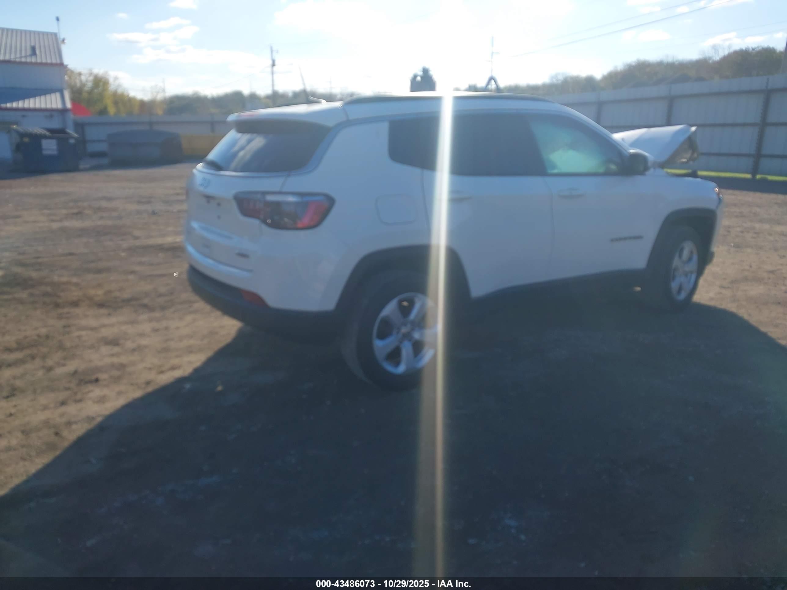 JEEP COMPASS image 4
