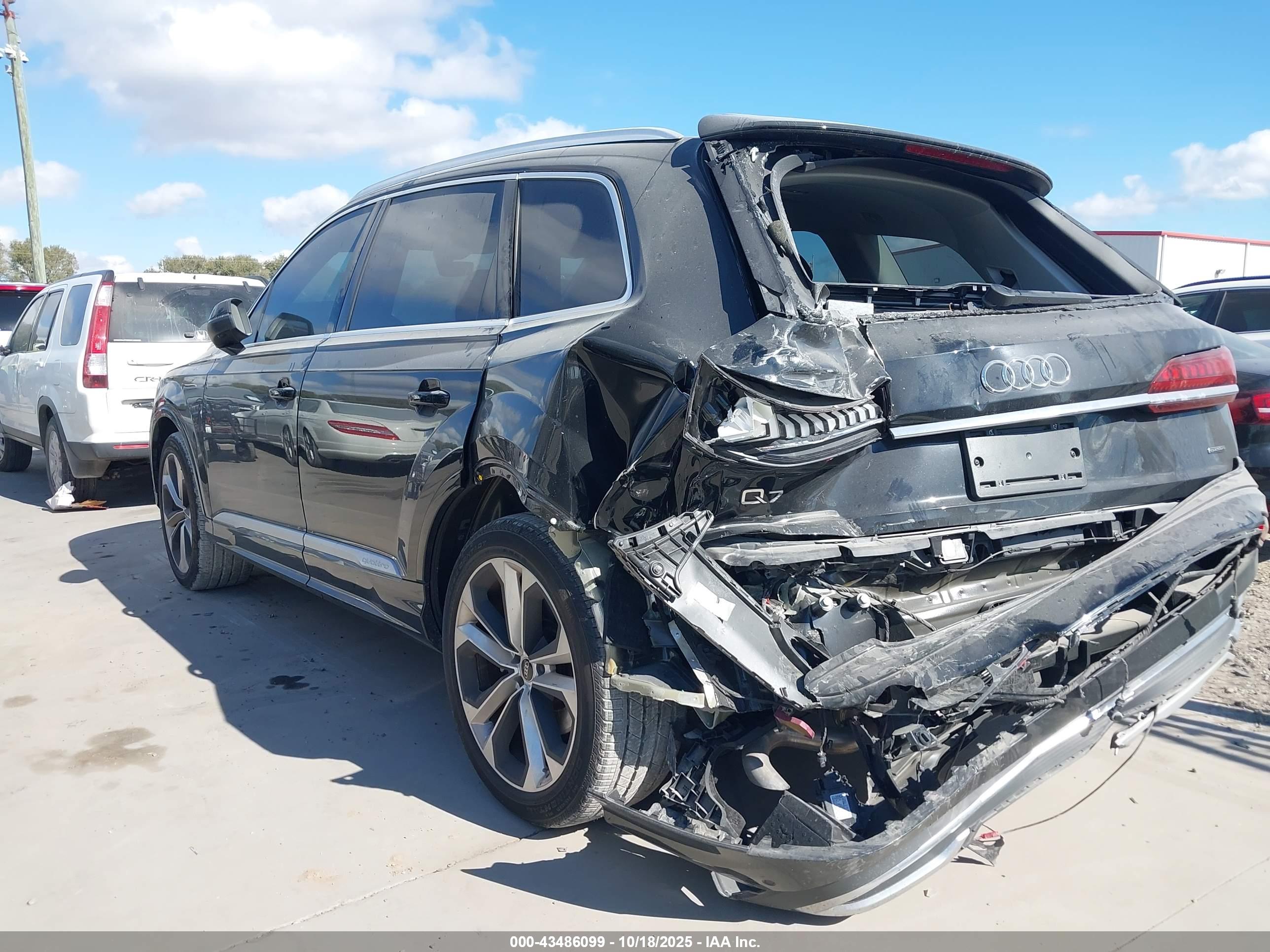 AUDI Q7 image 3