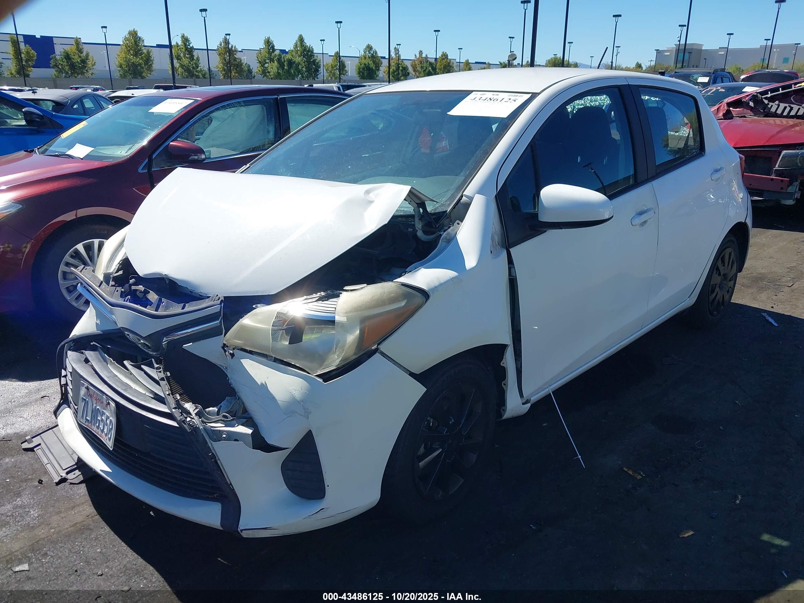 TOYOTA YARIS image 2