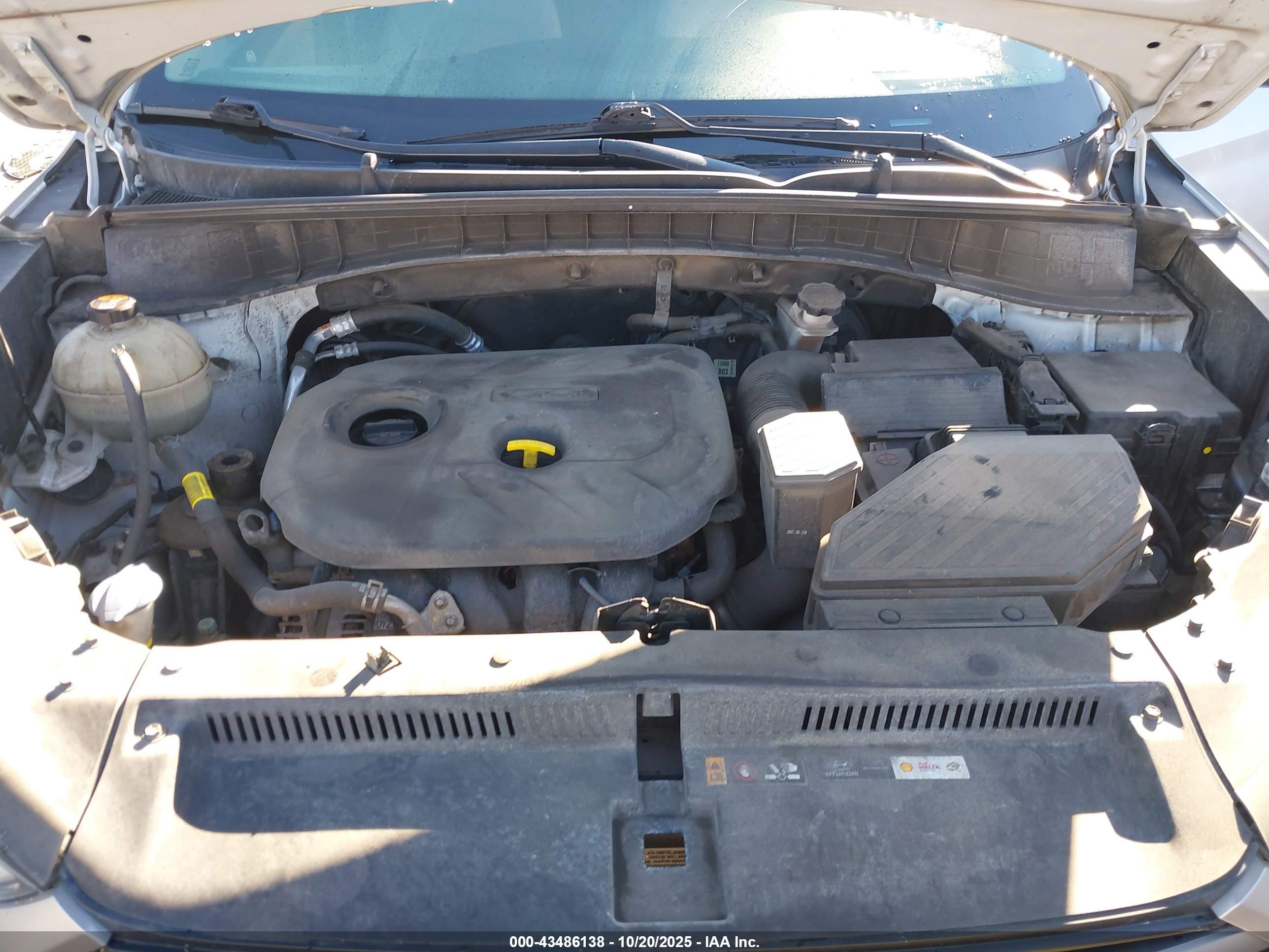 HYUNDAI TUCSON image 10
