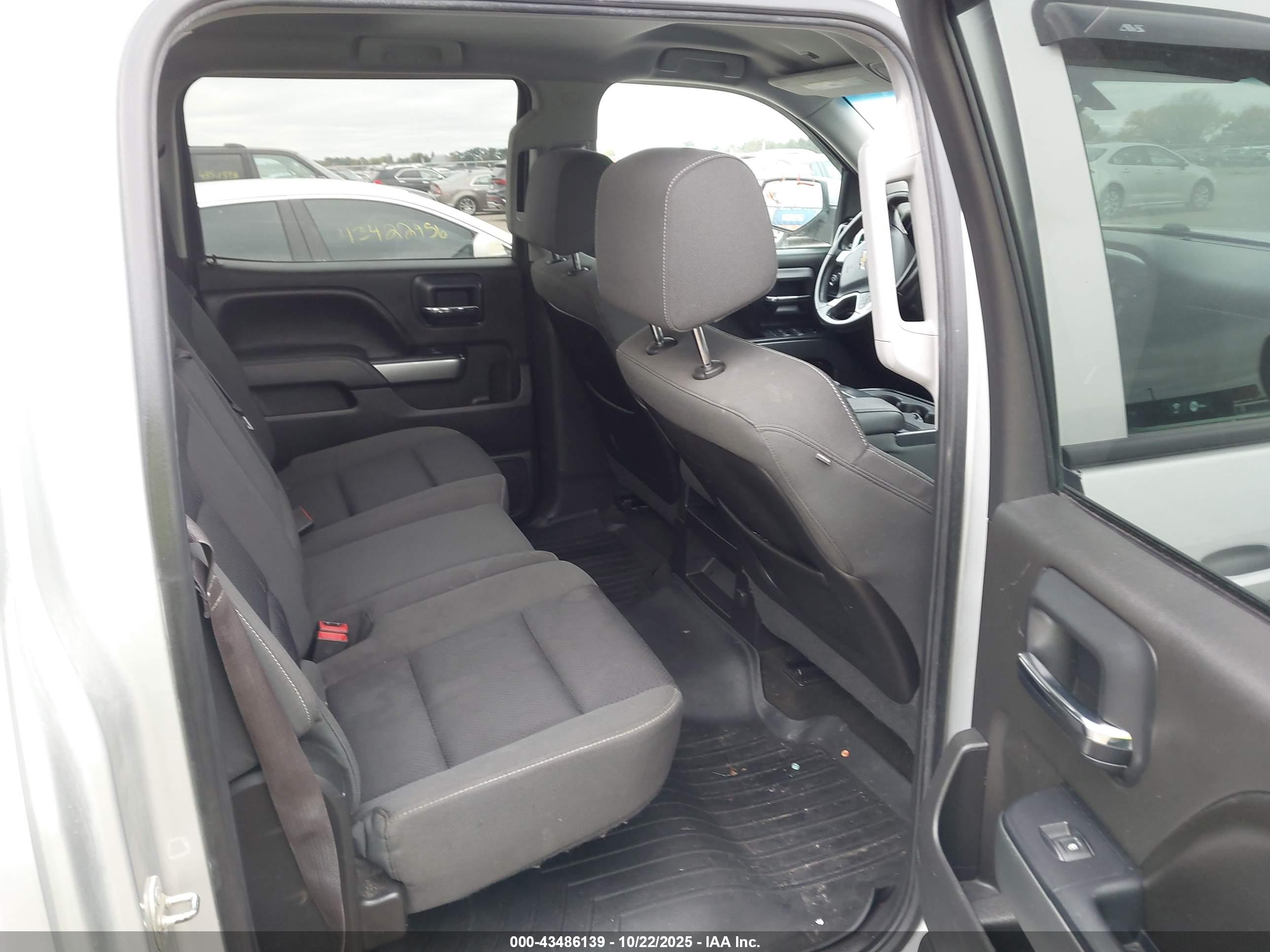 CHEVROLET SILVERADO image 8
