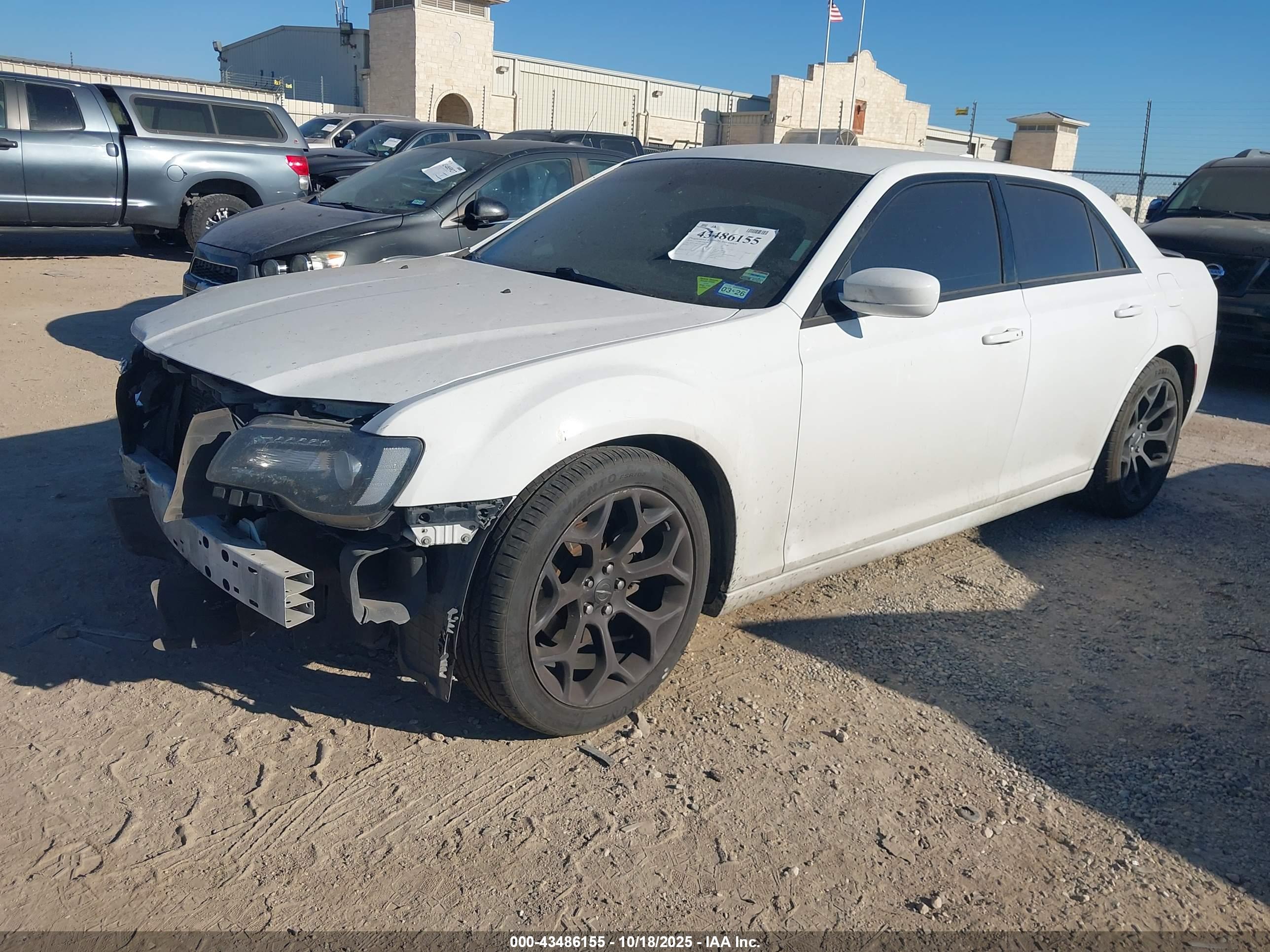 CHRYSLER 300 image 2