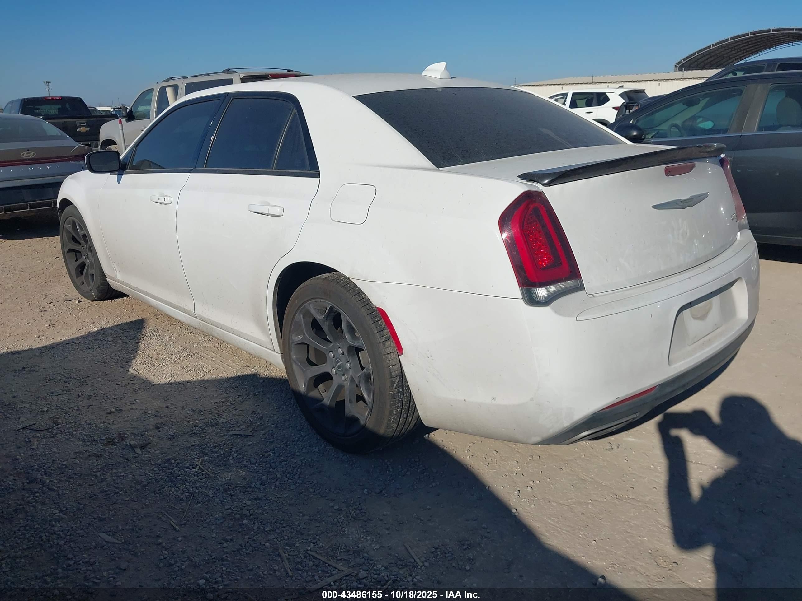 CHRYSLER 300 image 3