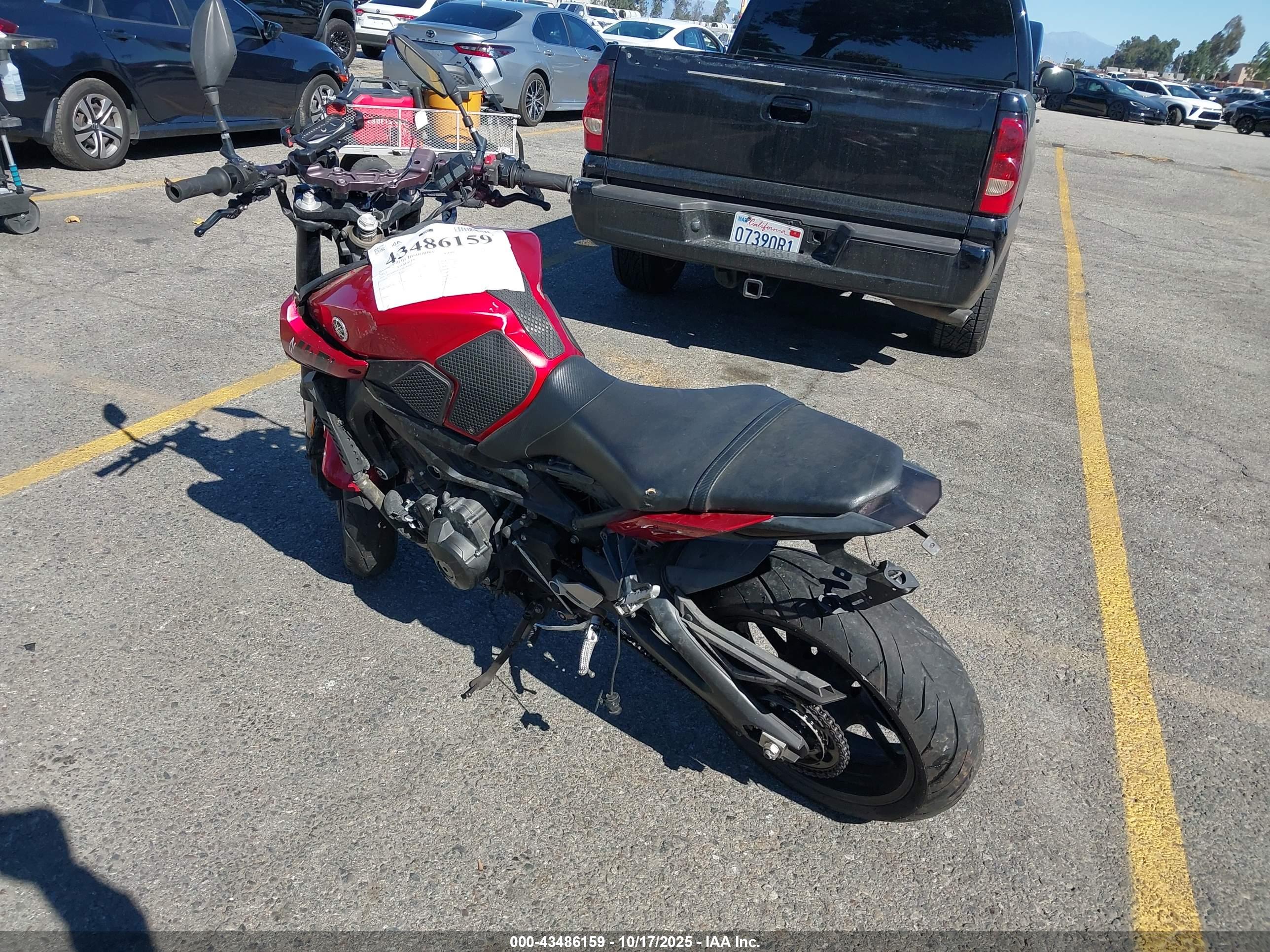 YAMAHA FZ09 image 3