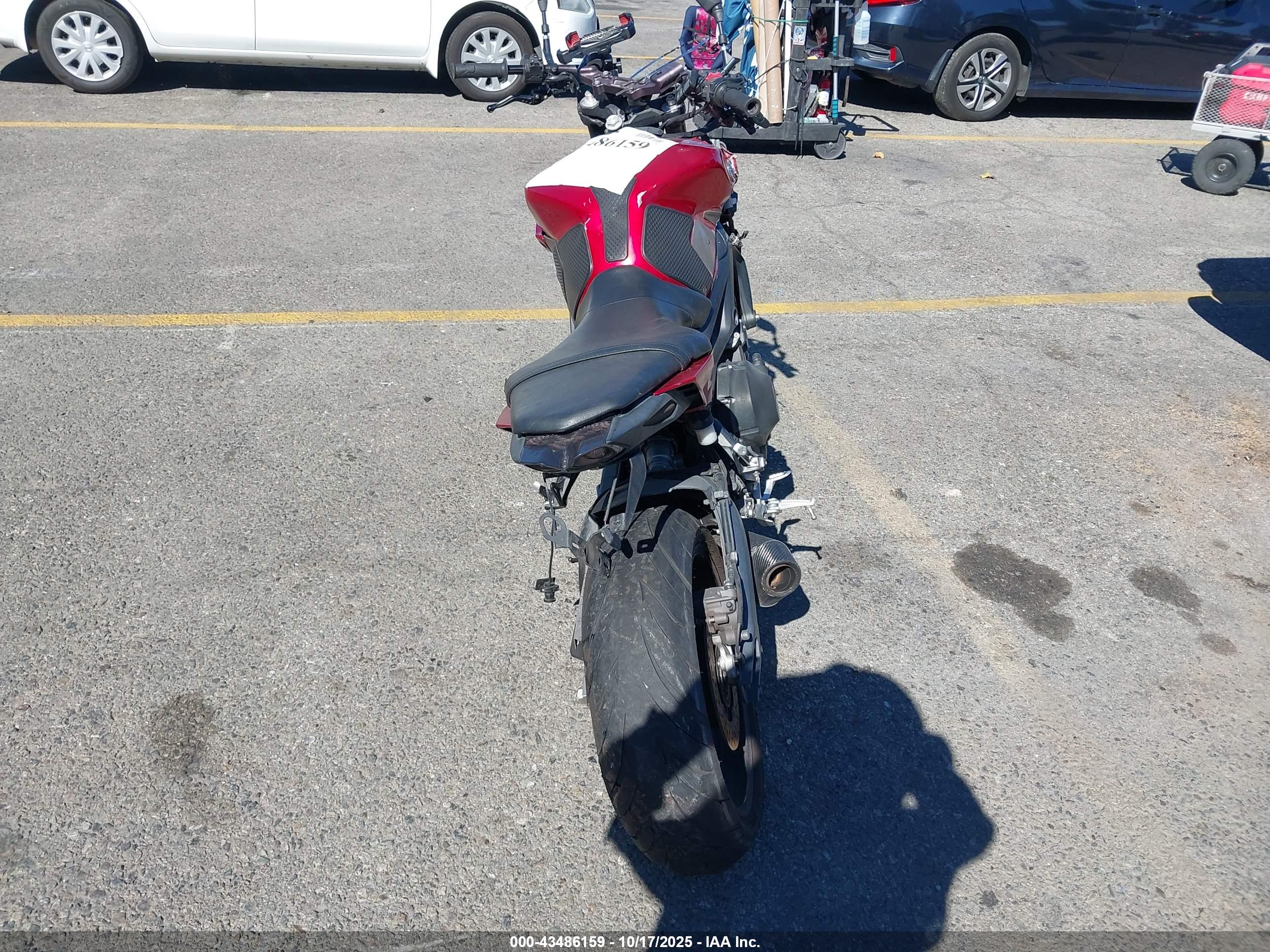 YAMAHA FZ09 image 6
