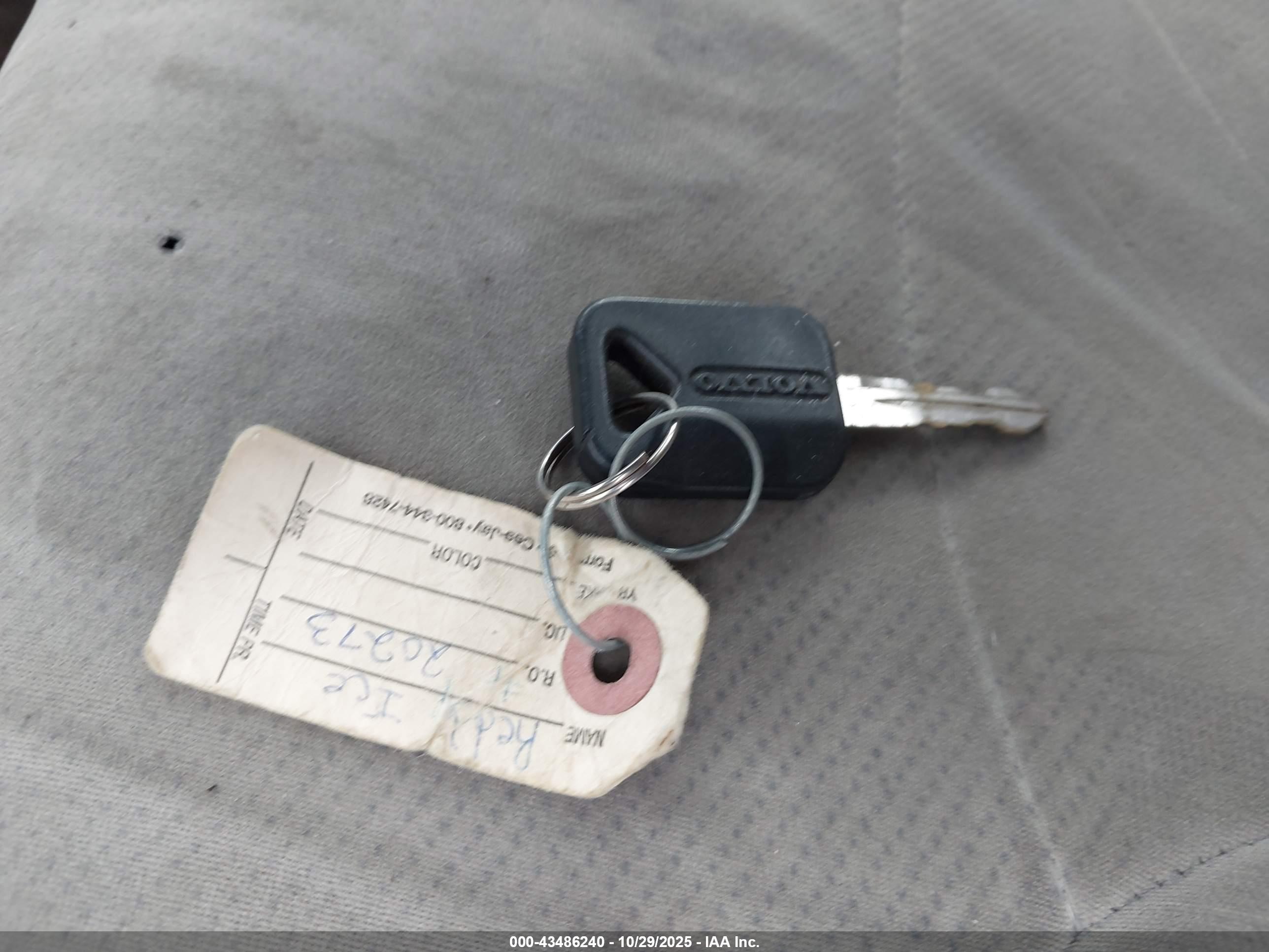 VOLVO VN image 11