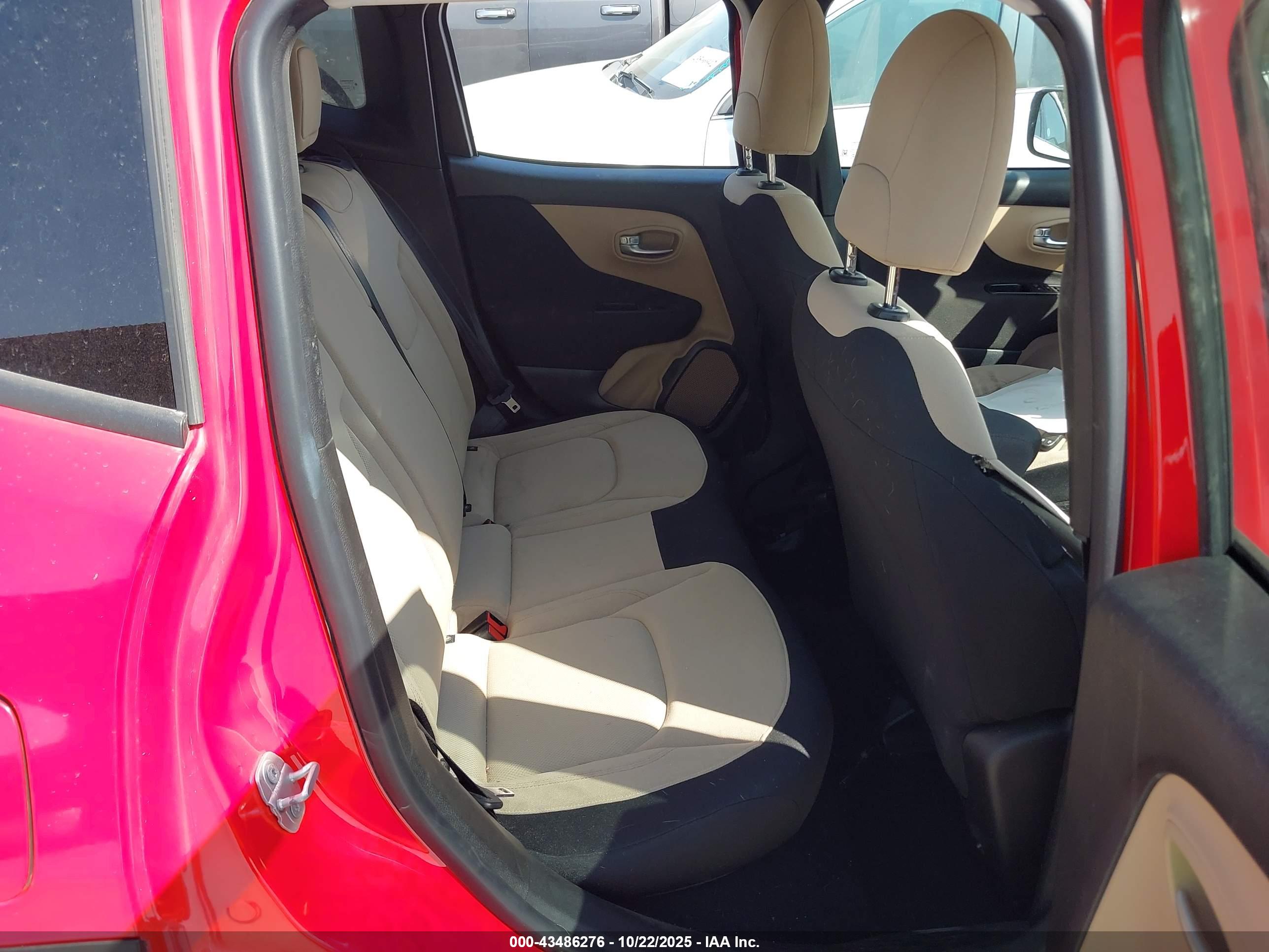 JEEP RENEGADE image 8