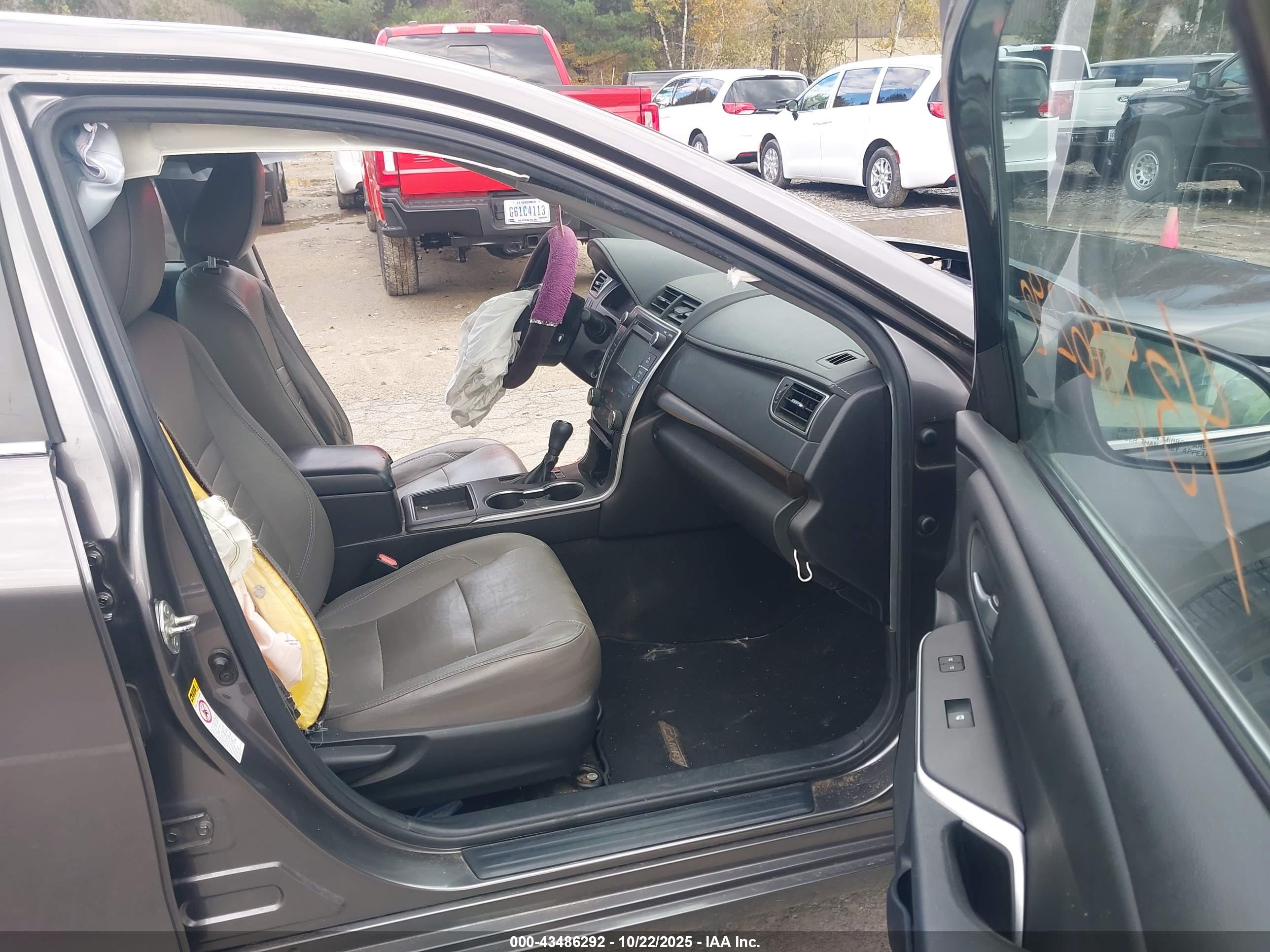 TOYOTA CAMRY image 5