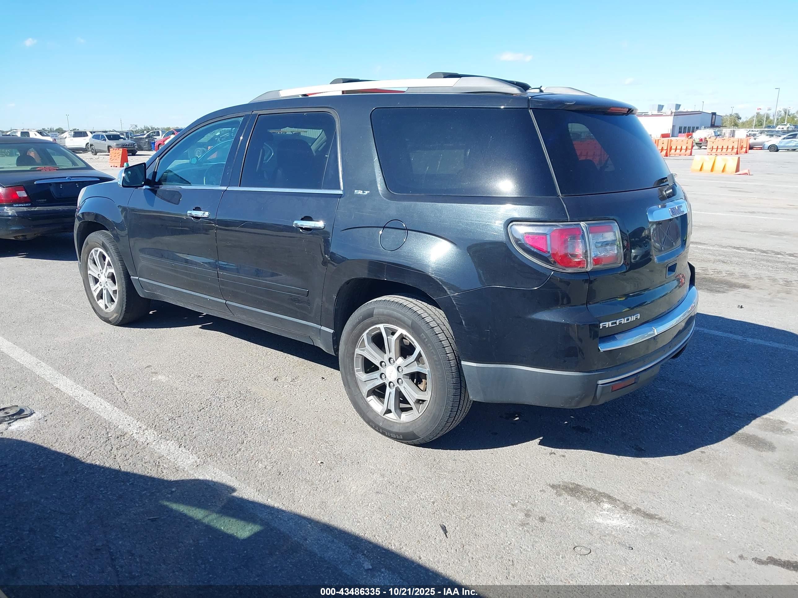GMC ACADIA image 3