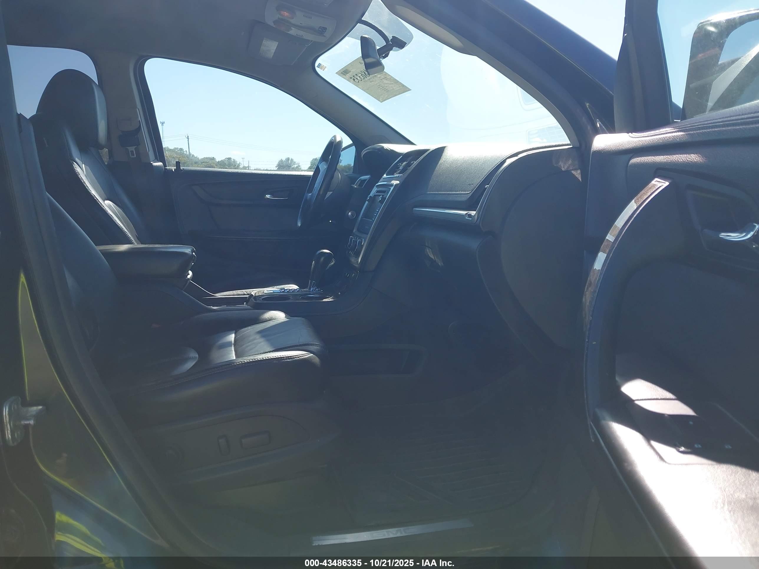 GMC ACADIA image 5