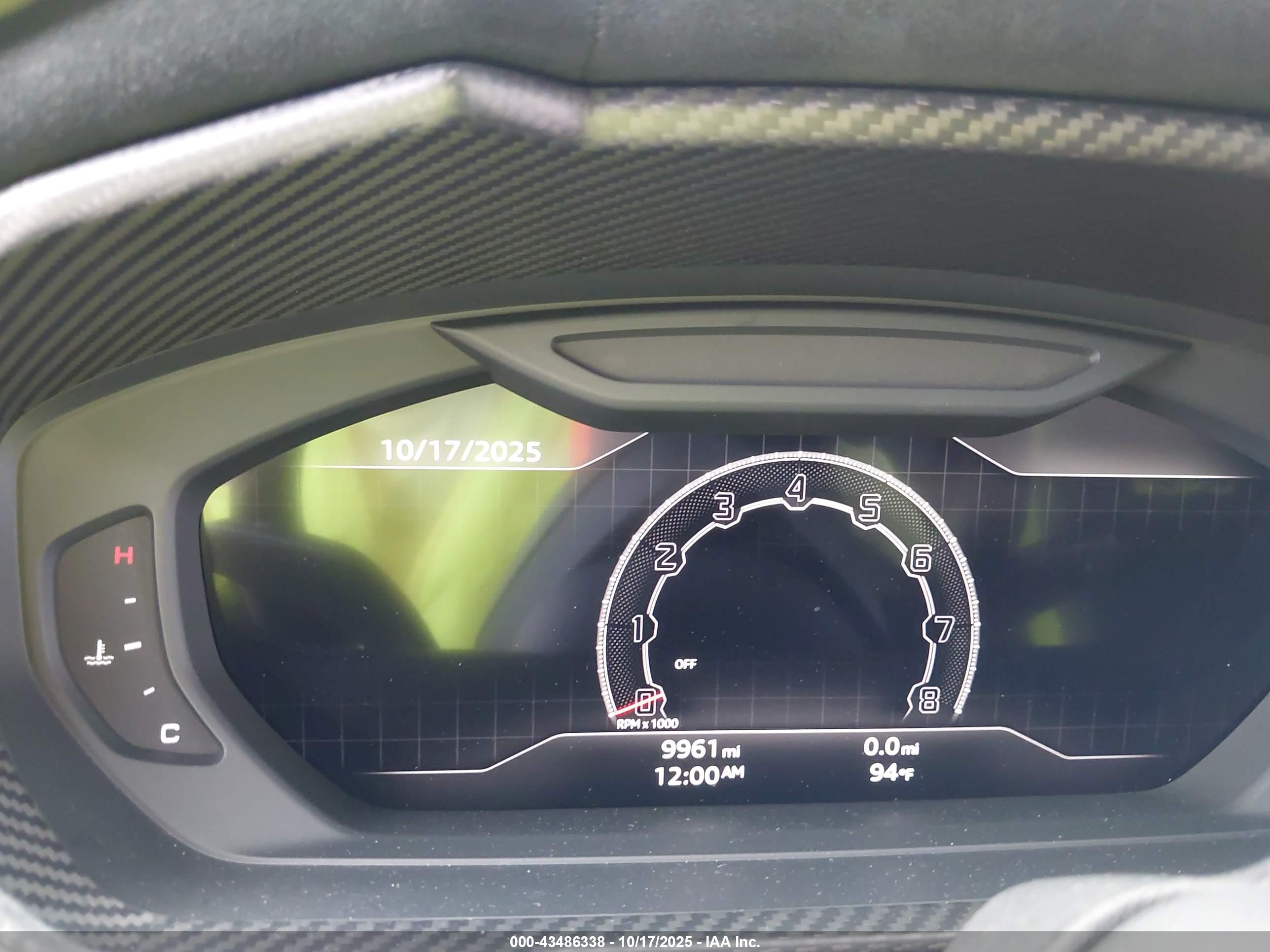 LAMBORGHINI URUS image 7