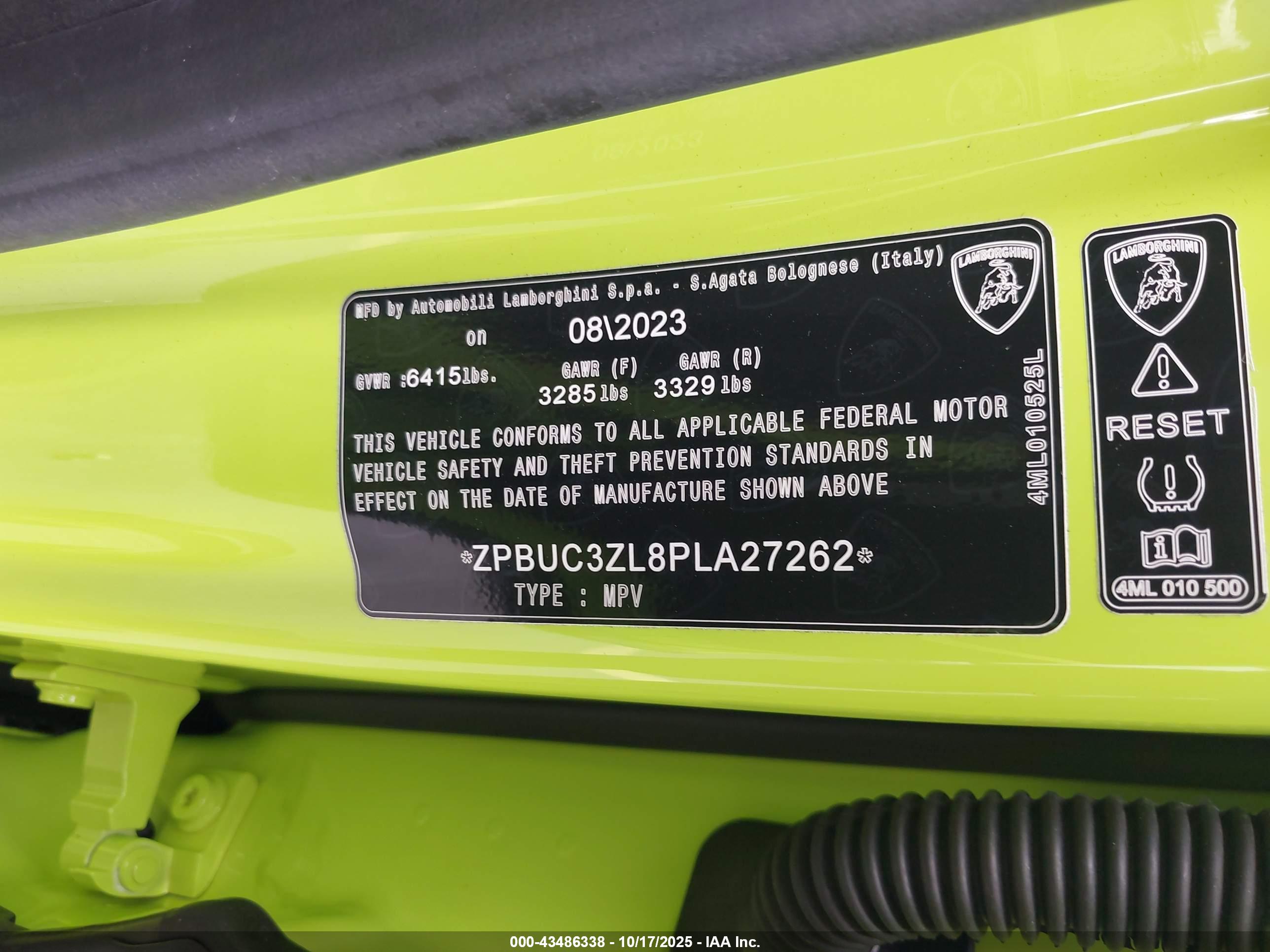 LAMBORGHINI URUS image 9