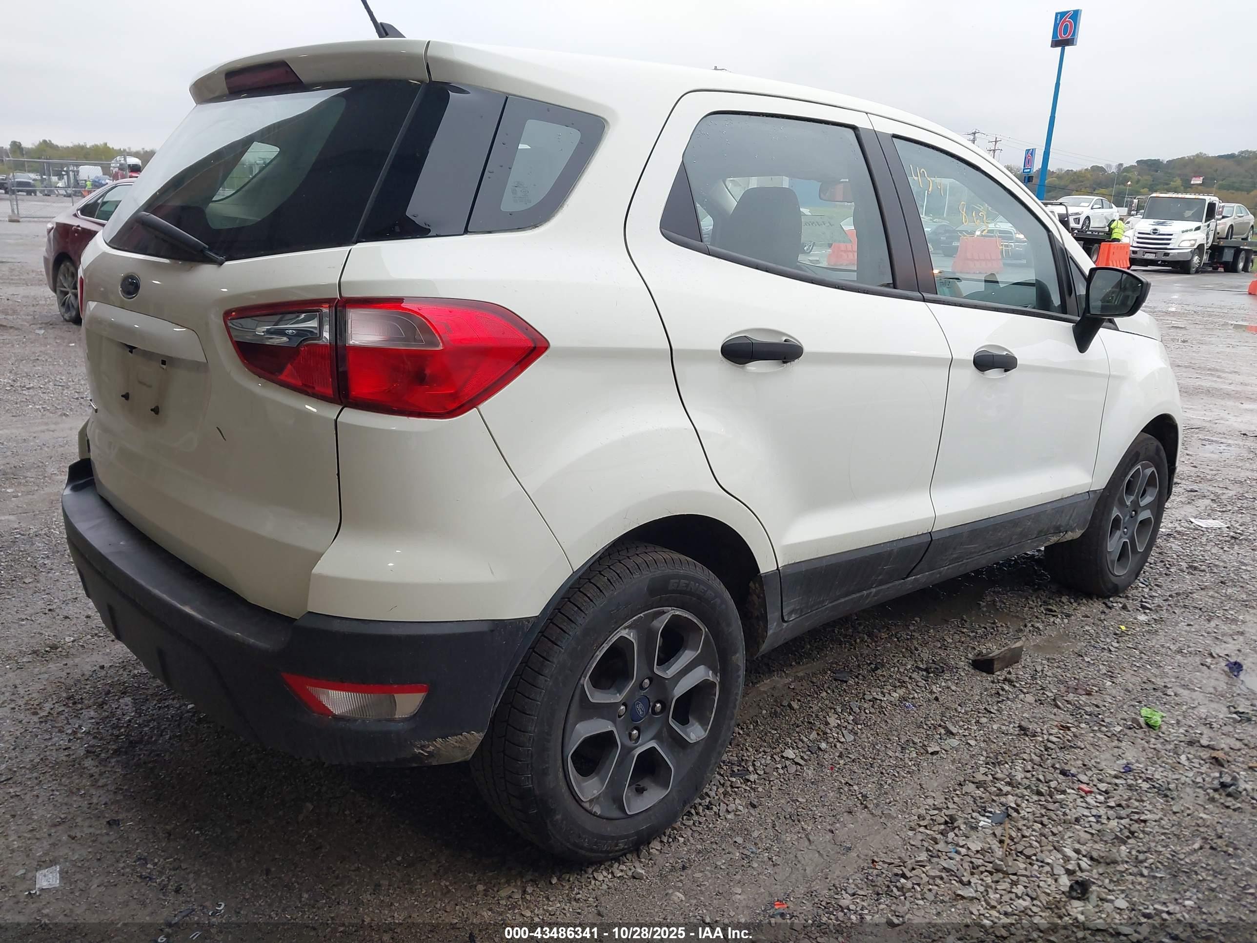 FORD ECOSPORT image 4