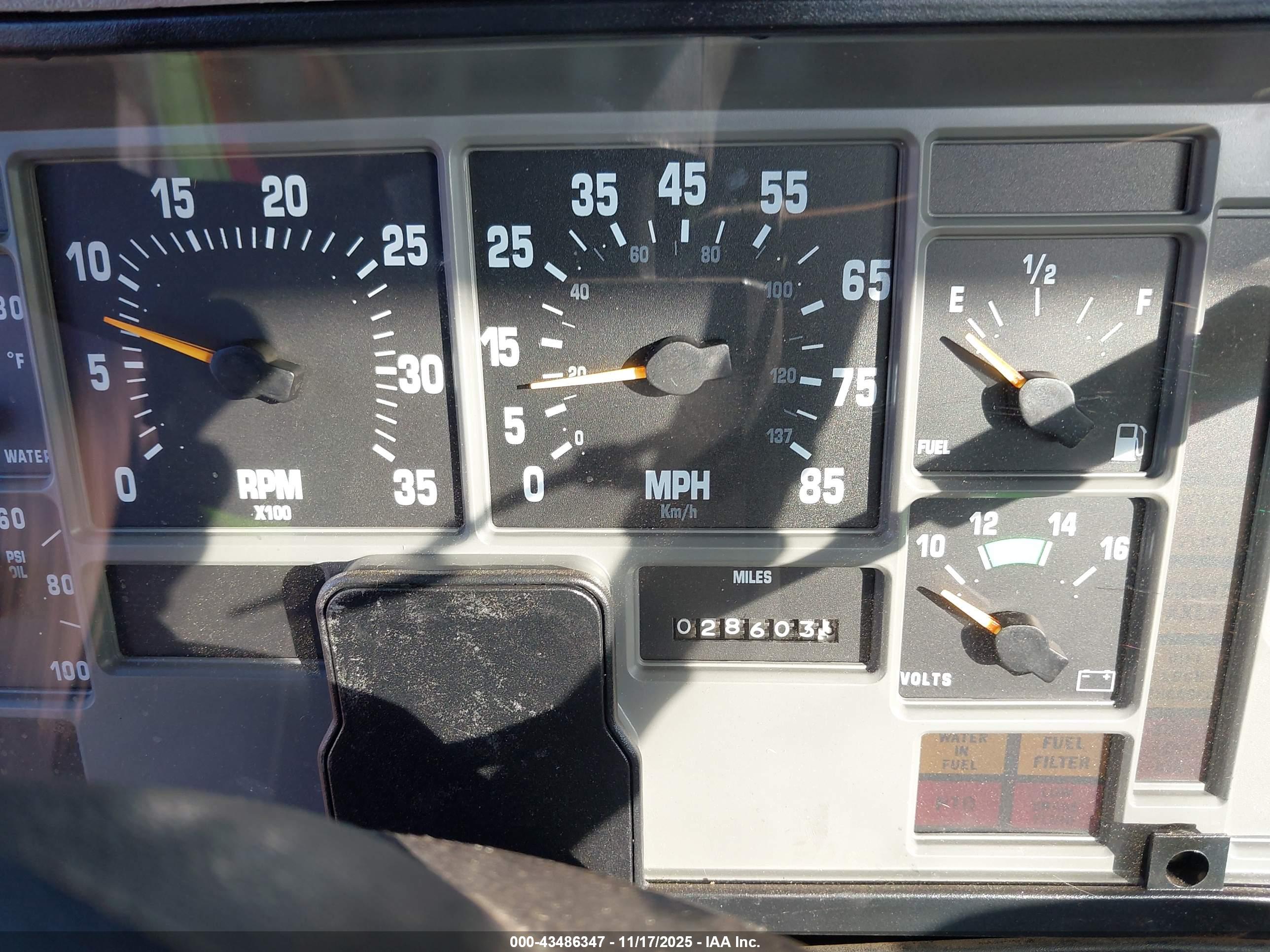 INTERNATIONAL 8000 image 6