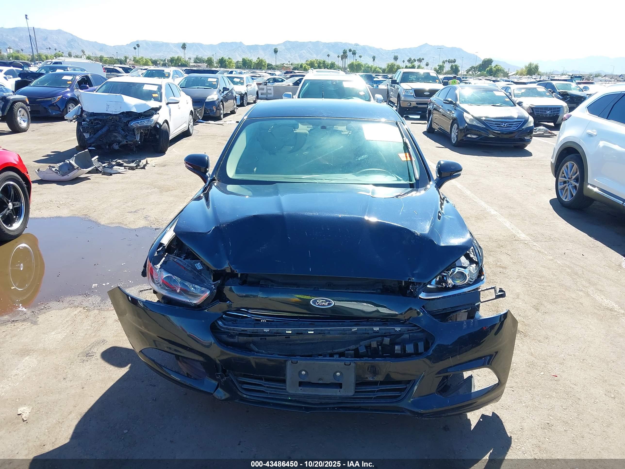 FORD FUSION image 6