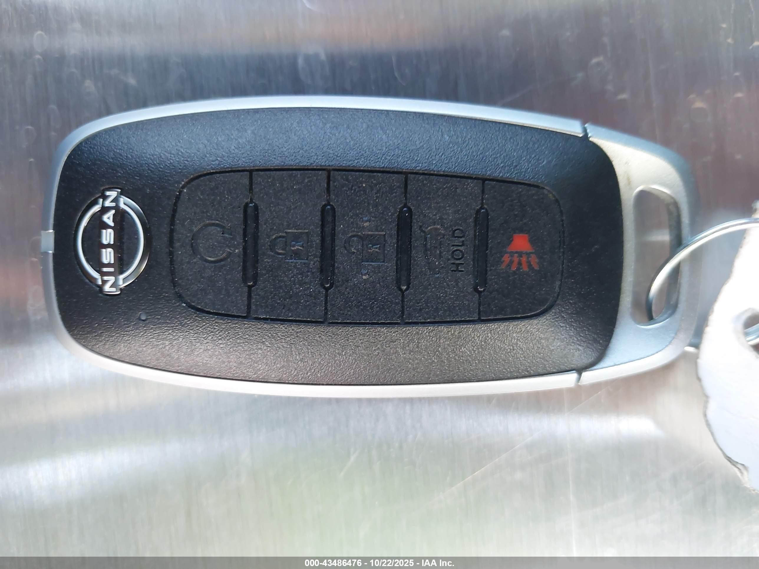 NISSAN ROGUE image 11