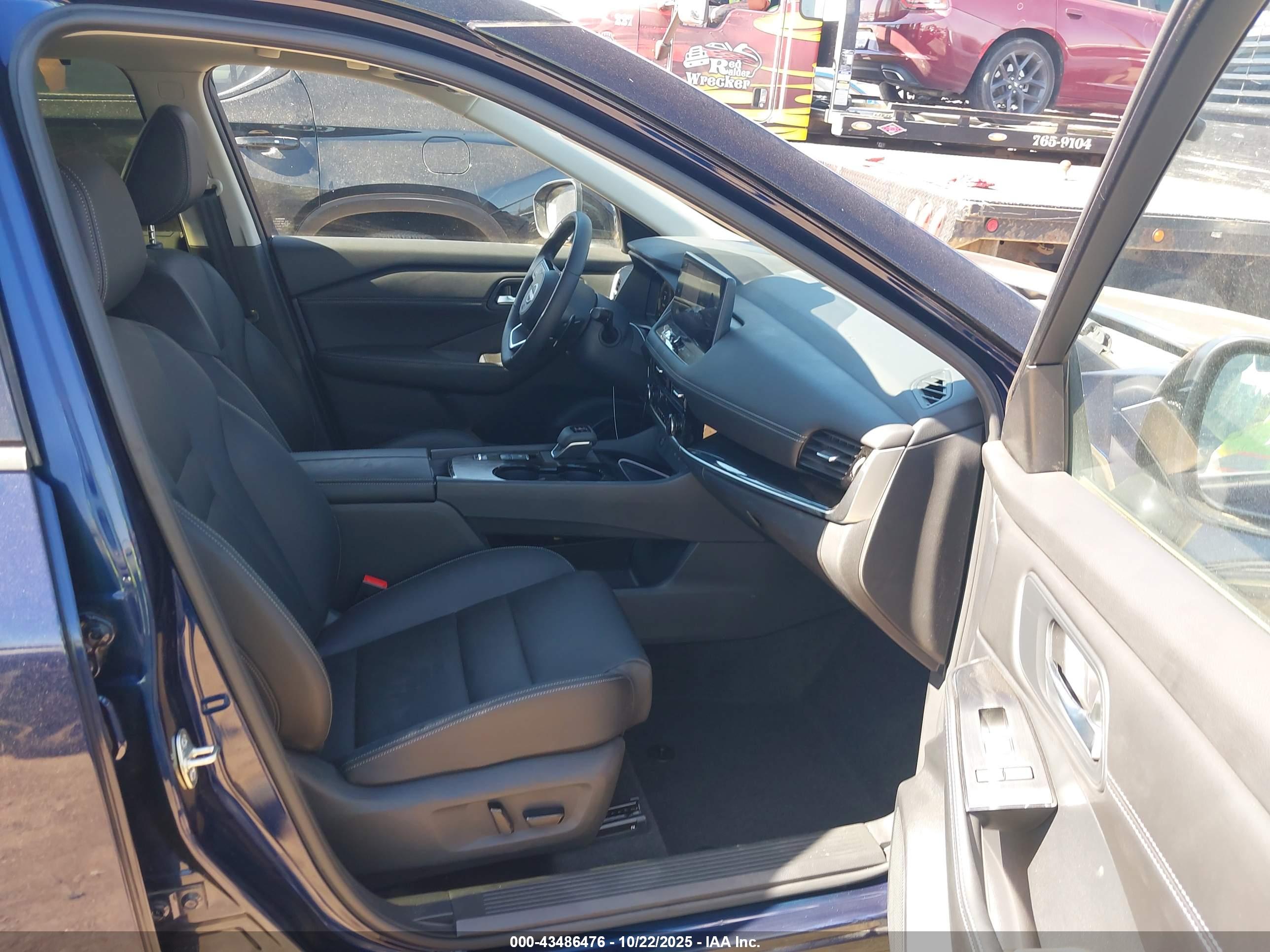NISSAN ROGUE image 5
