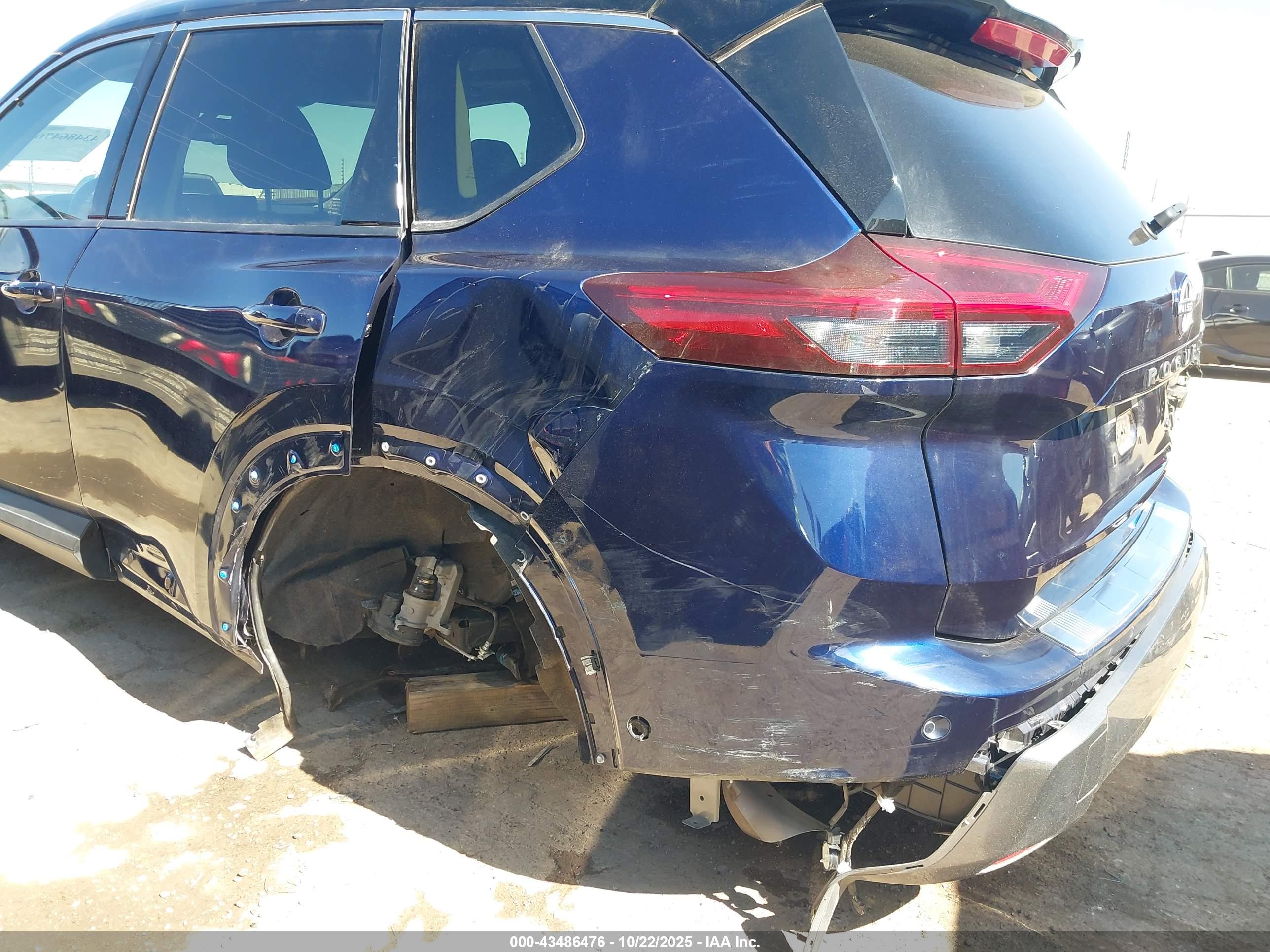 NISSAN ROGUE image 6