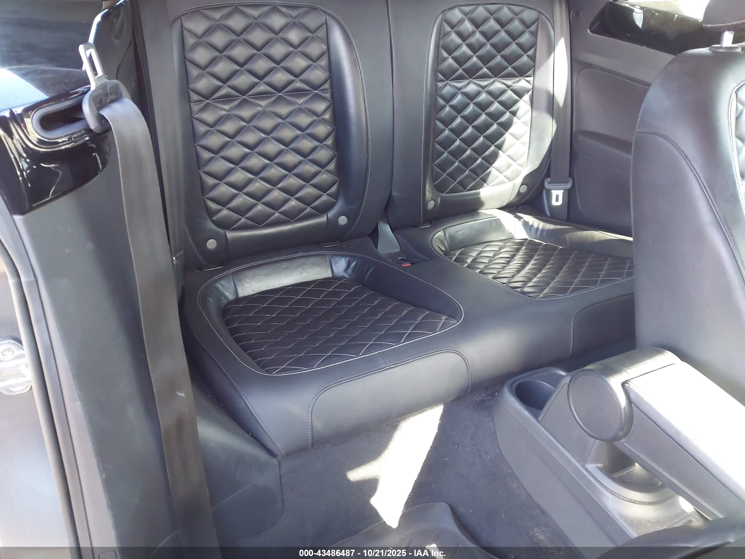 VOLKSWAGEN BEETLE image 8