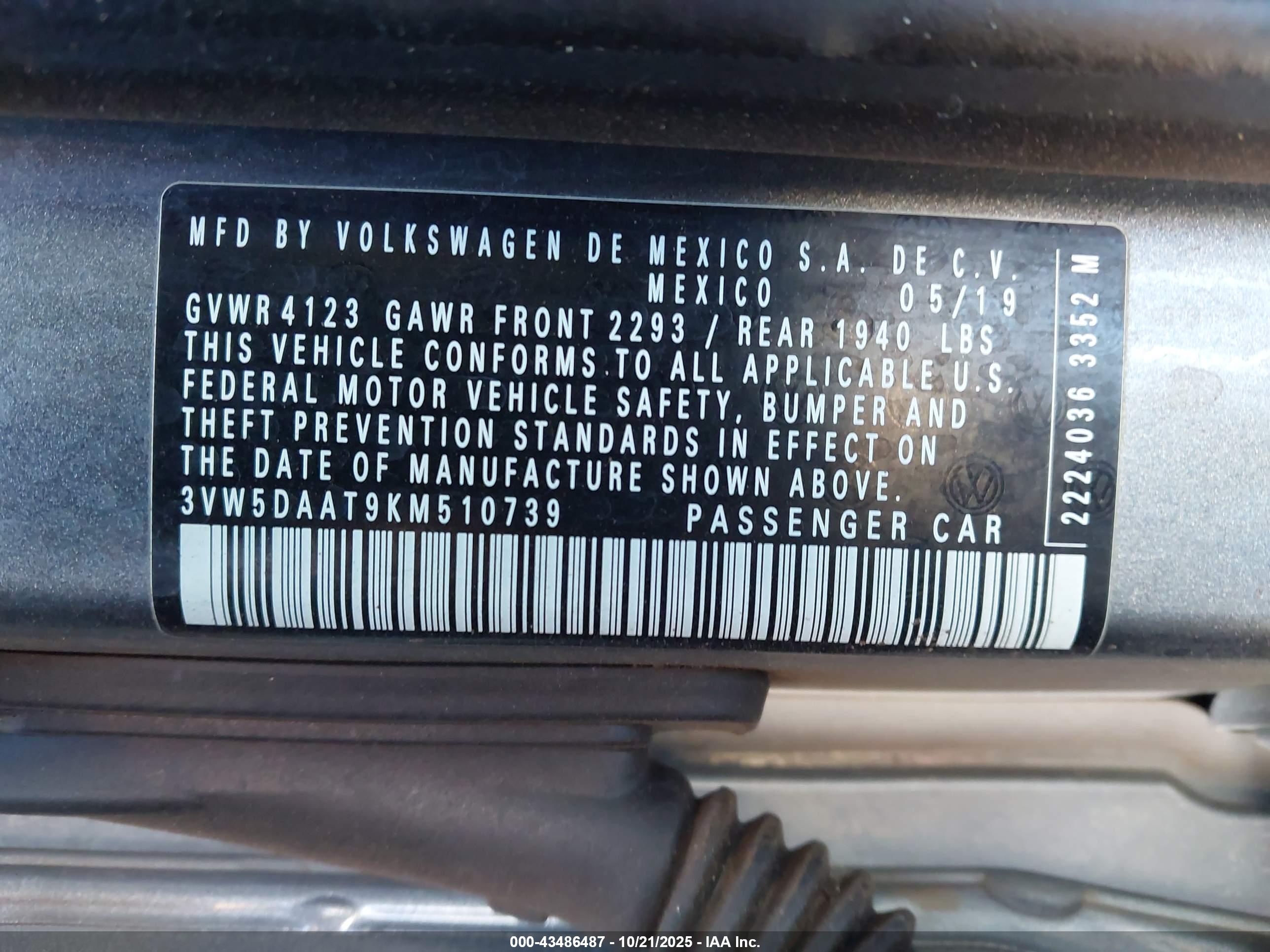 VOLKSWAGEN BEETLE image 9