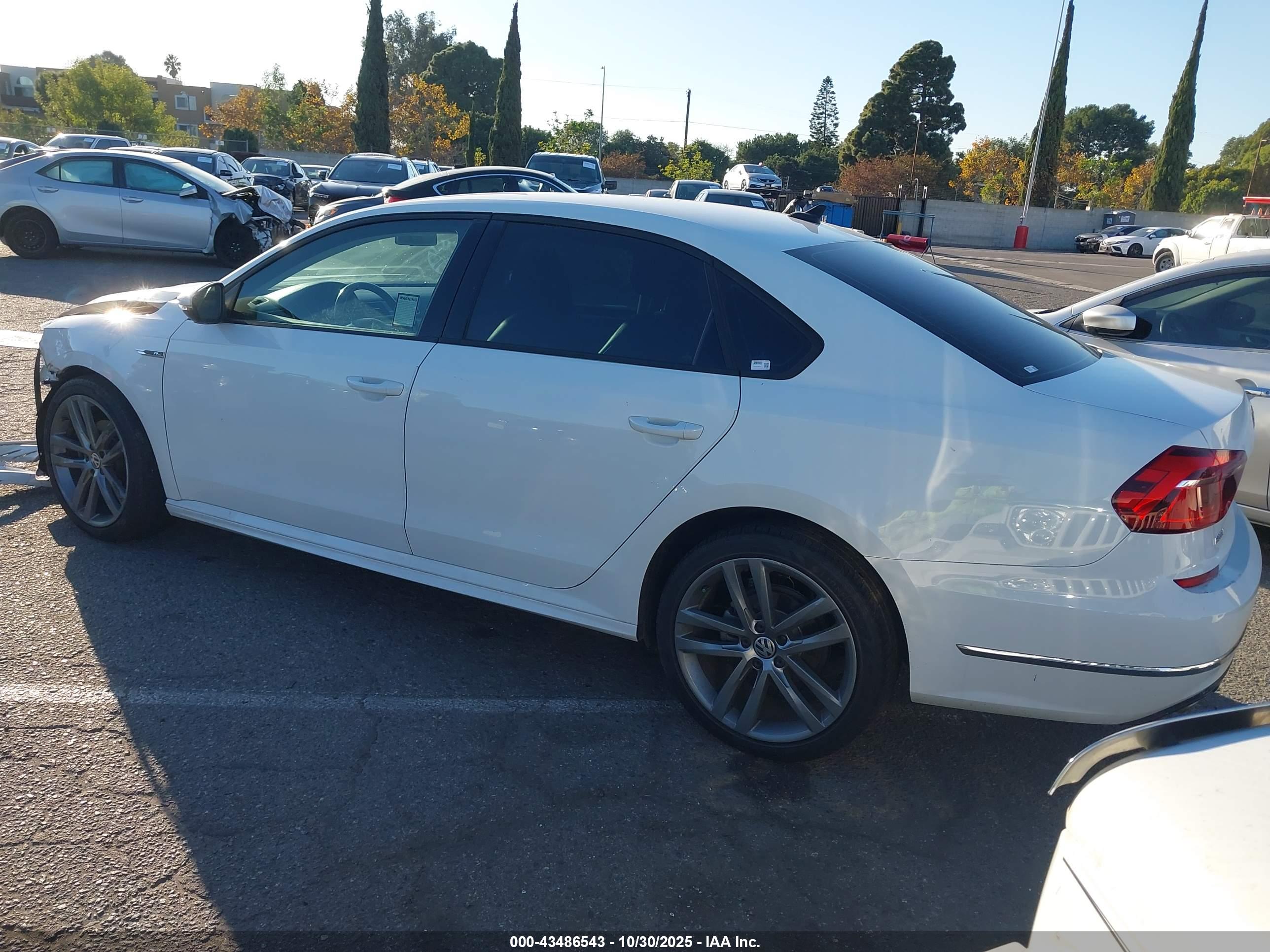 VOLKSWAGEN PASSAT image 3