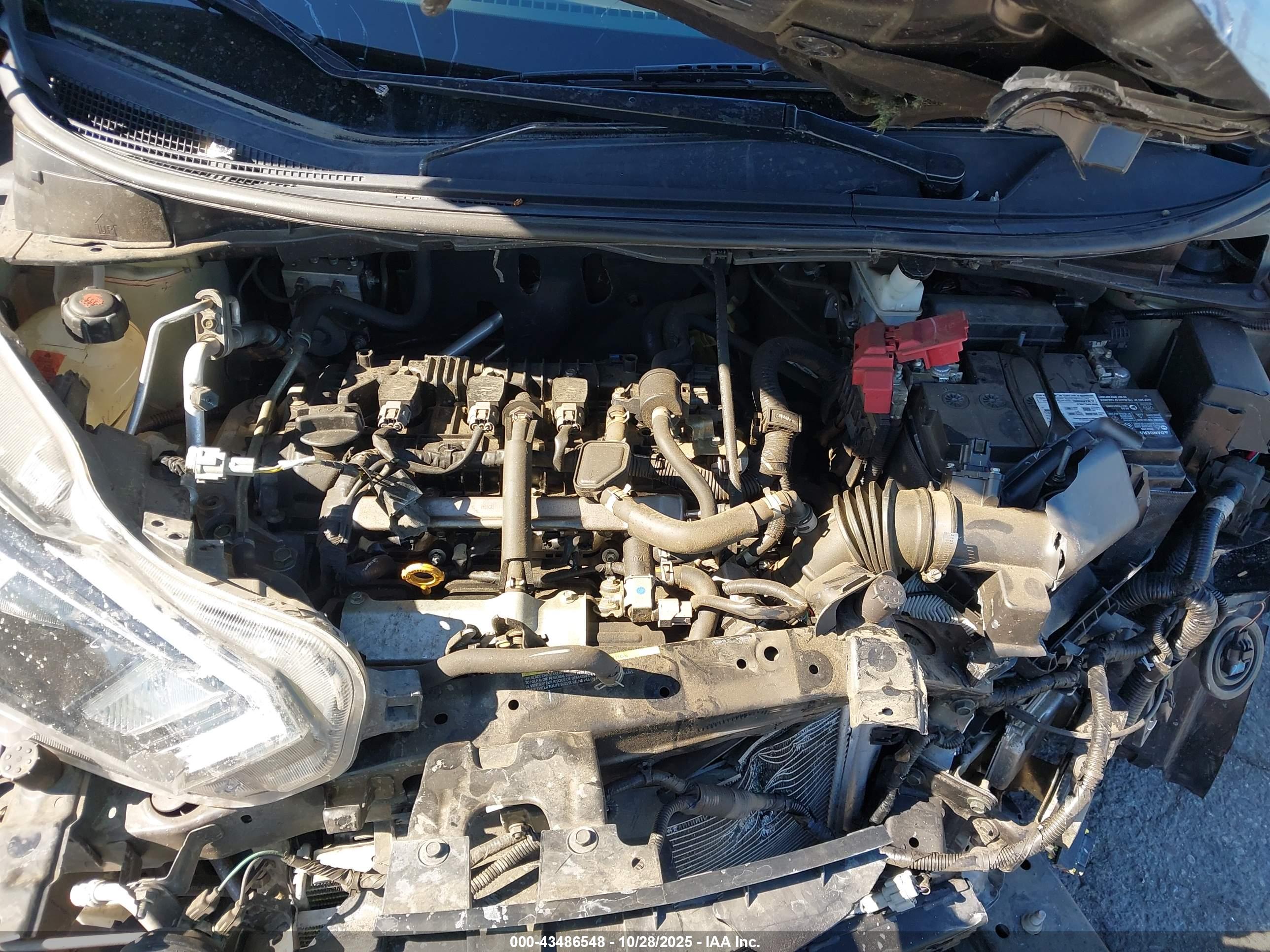NISSAN VERSA image 10