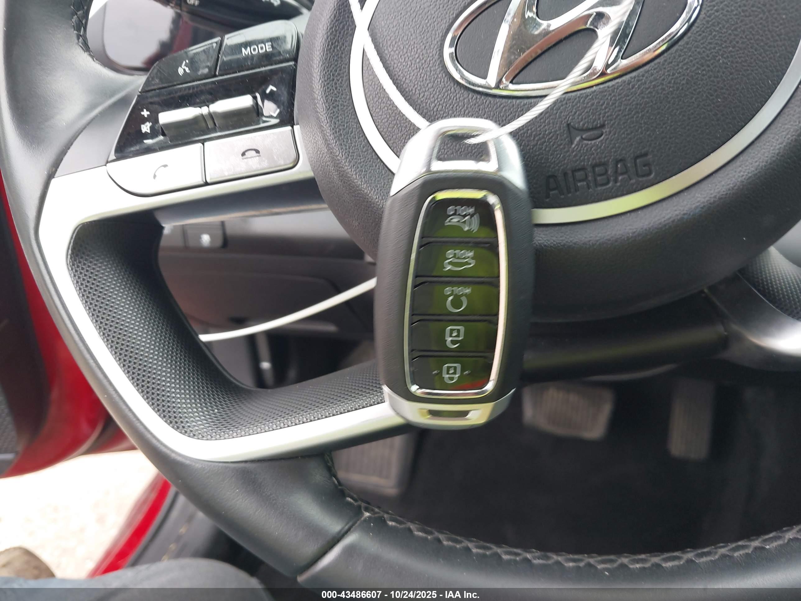 HYUNDAI ELANTRA image 11