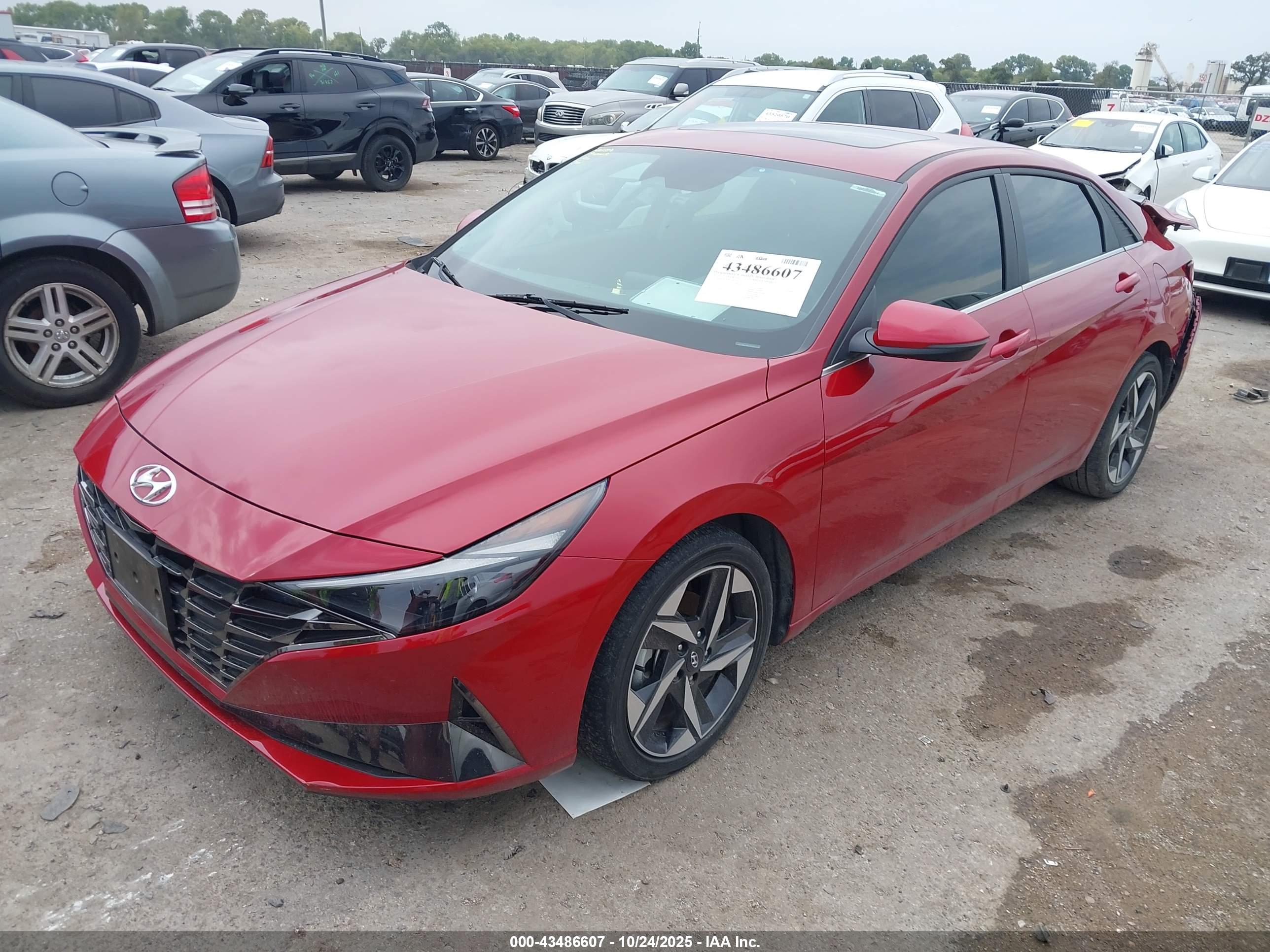 HYUNDAI ELANTRA image 2