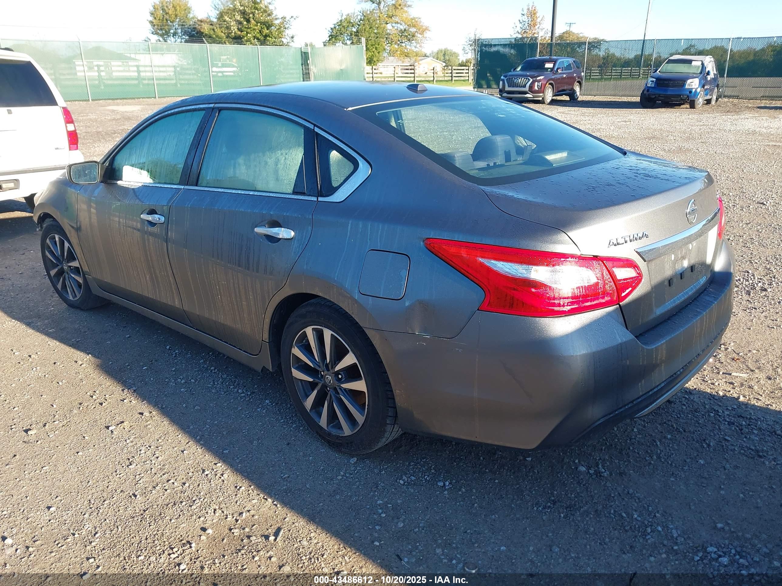 NISSAN ALTIMA image 3