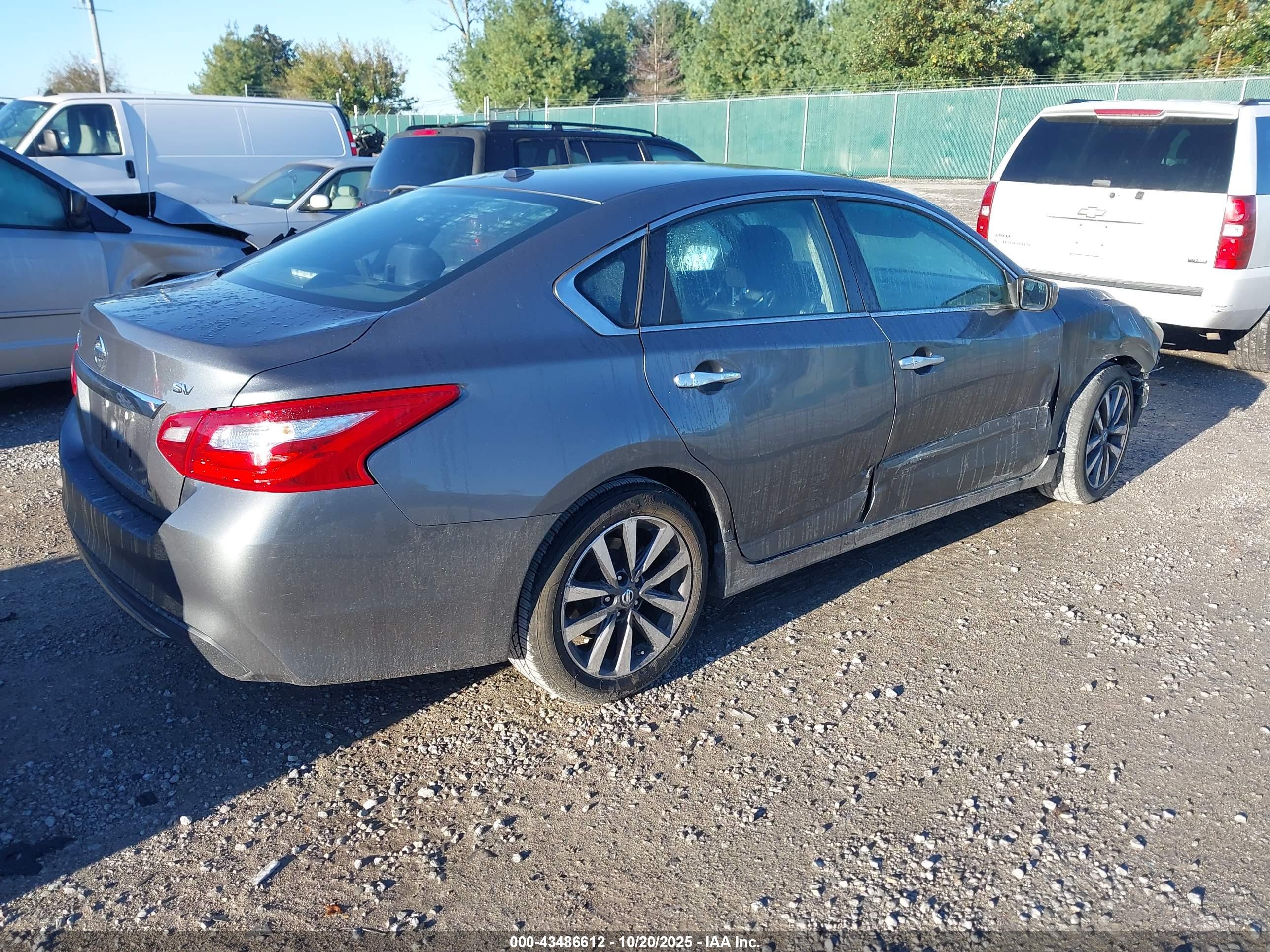 NISSAN ALTIMA image 4