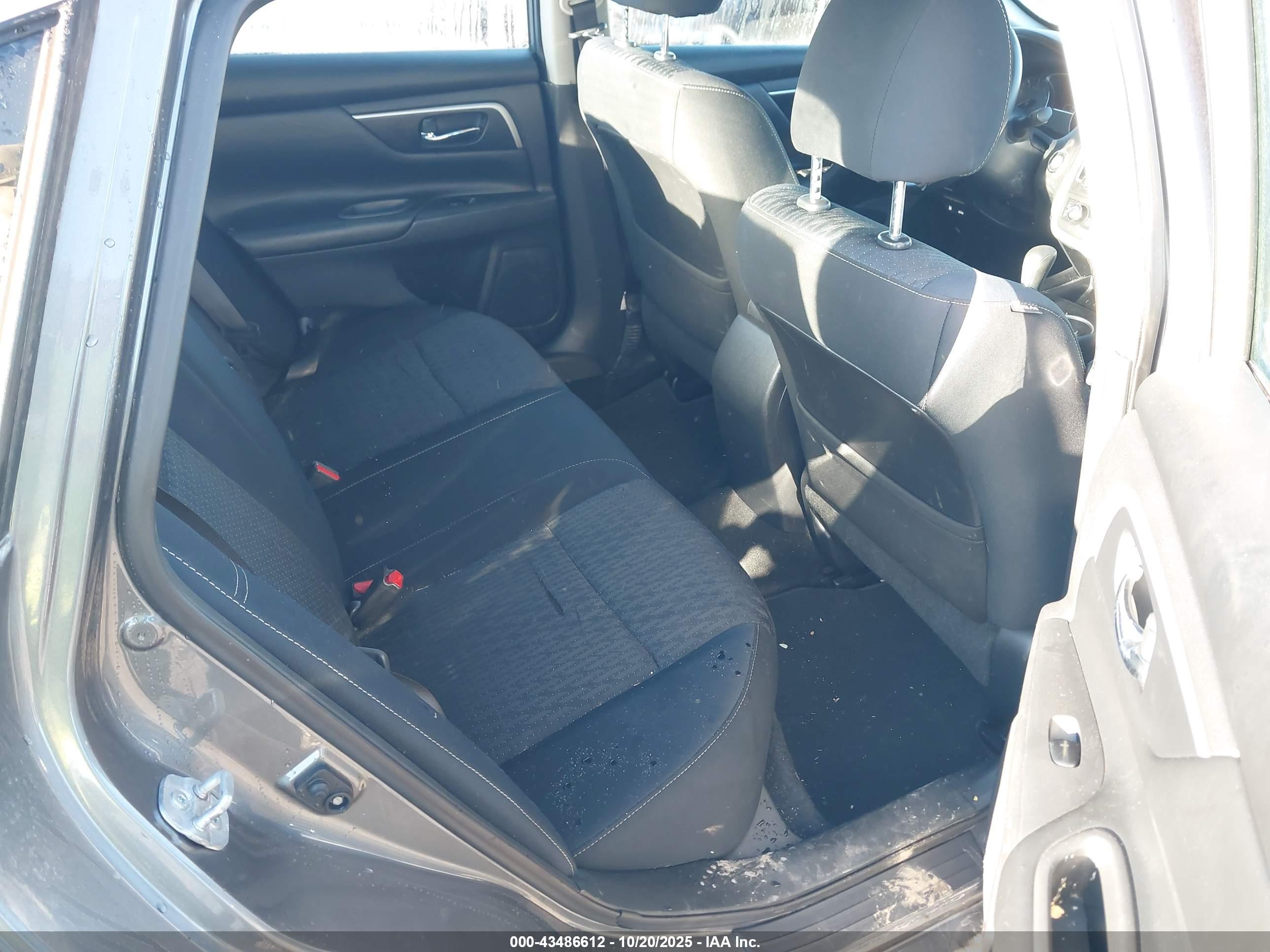 NISSAN ALTIMA image 8