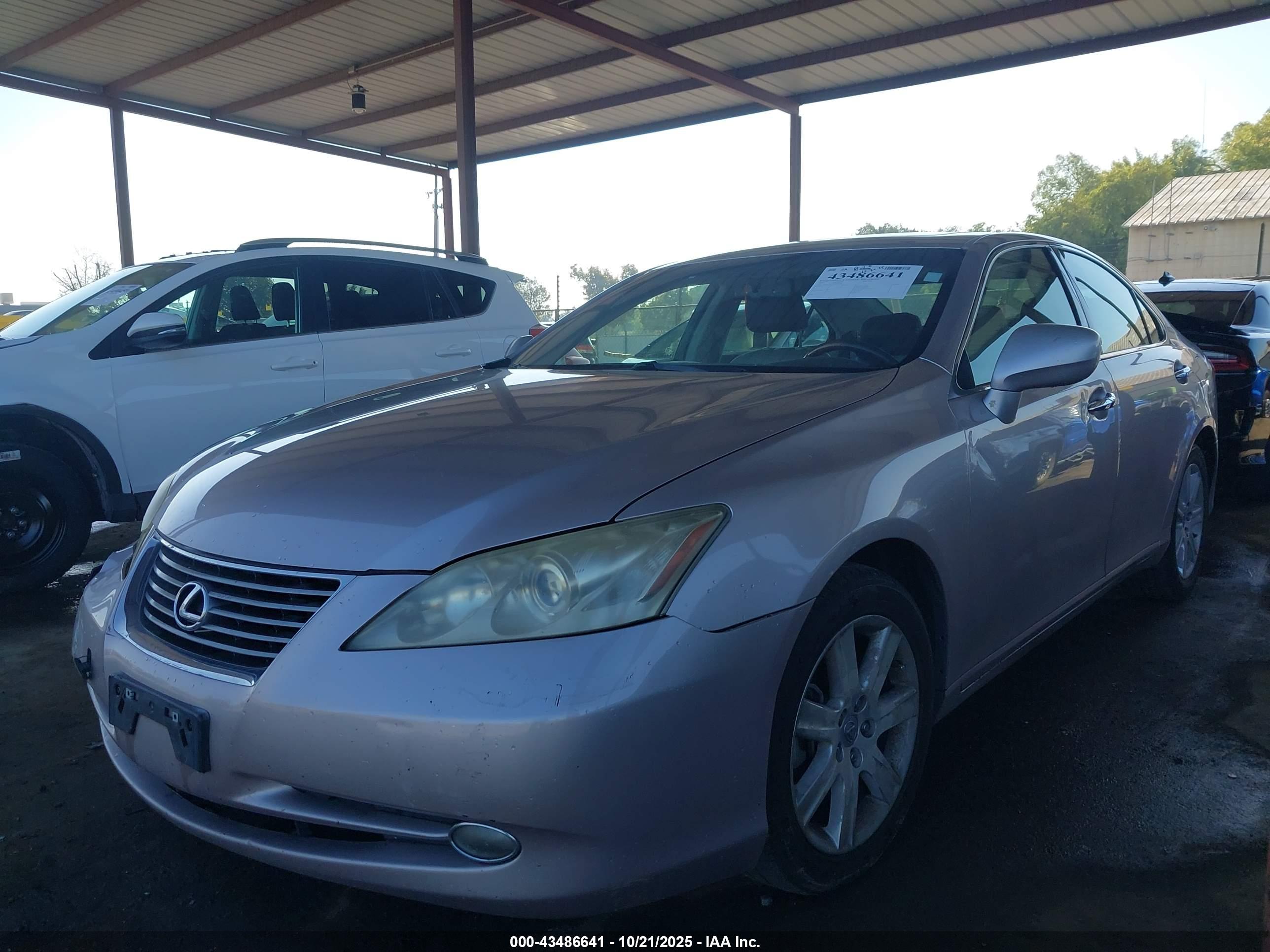 LEXUS ES image 2