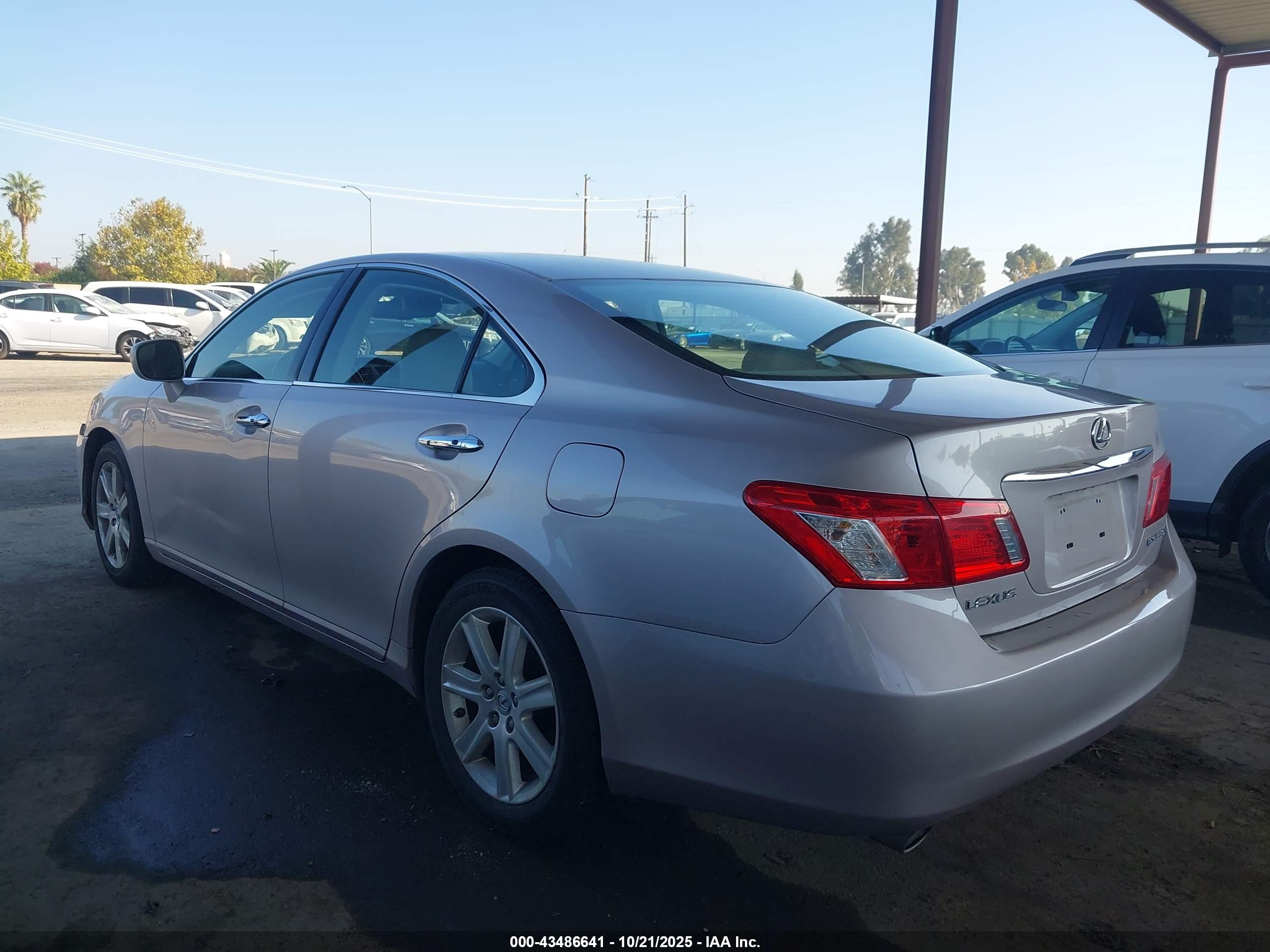 LEXUS ES image 3