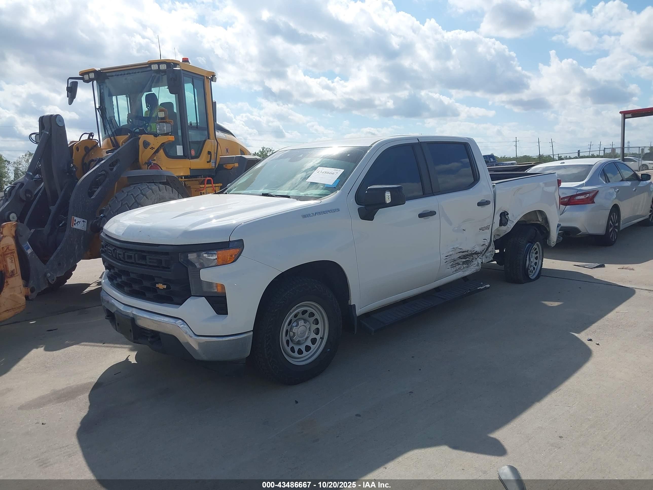 CHEVROLET SILVERADO image 2
