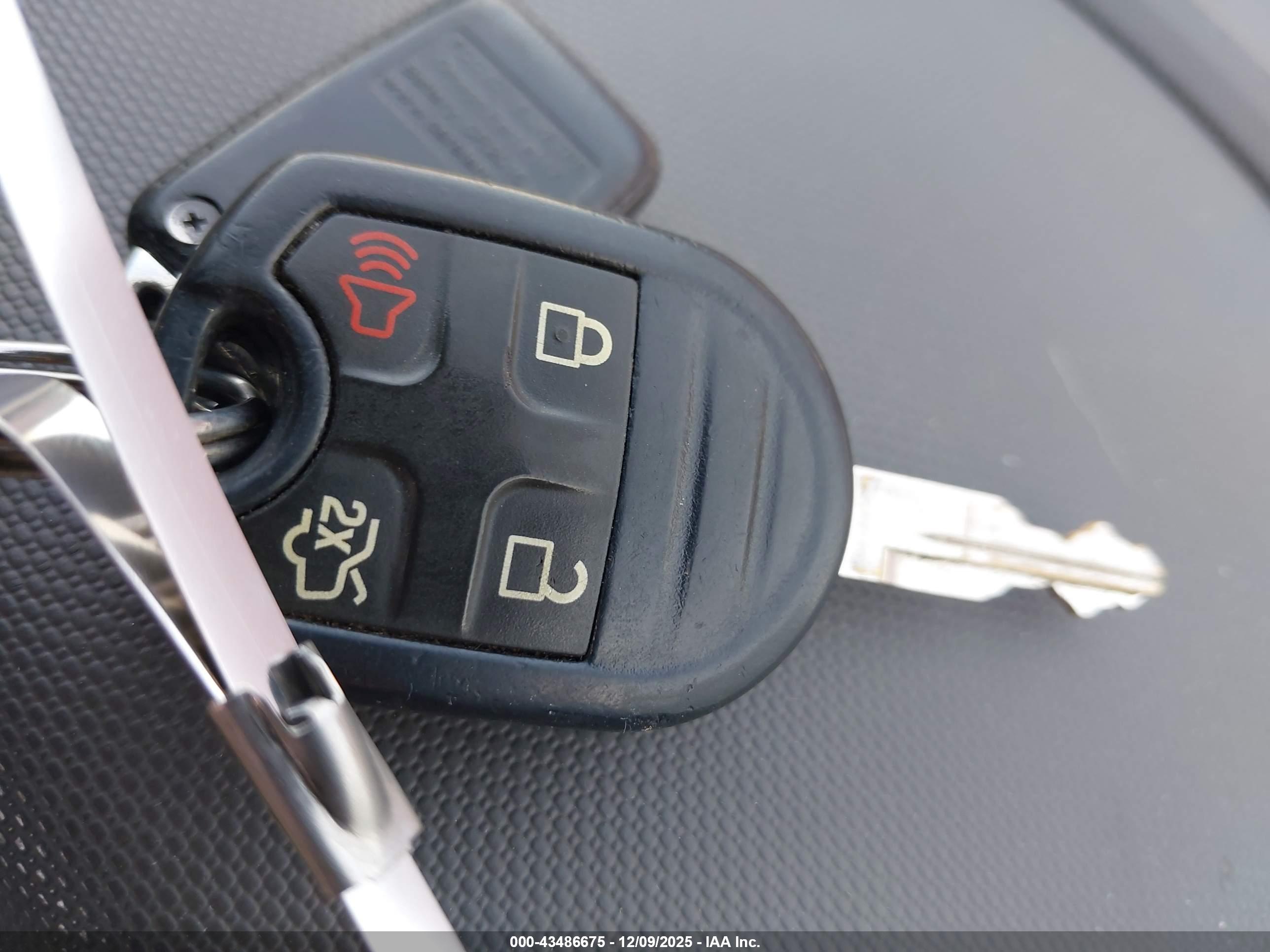 FORD EXPEDITION image 11