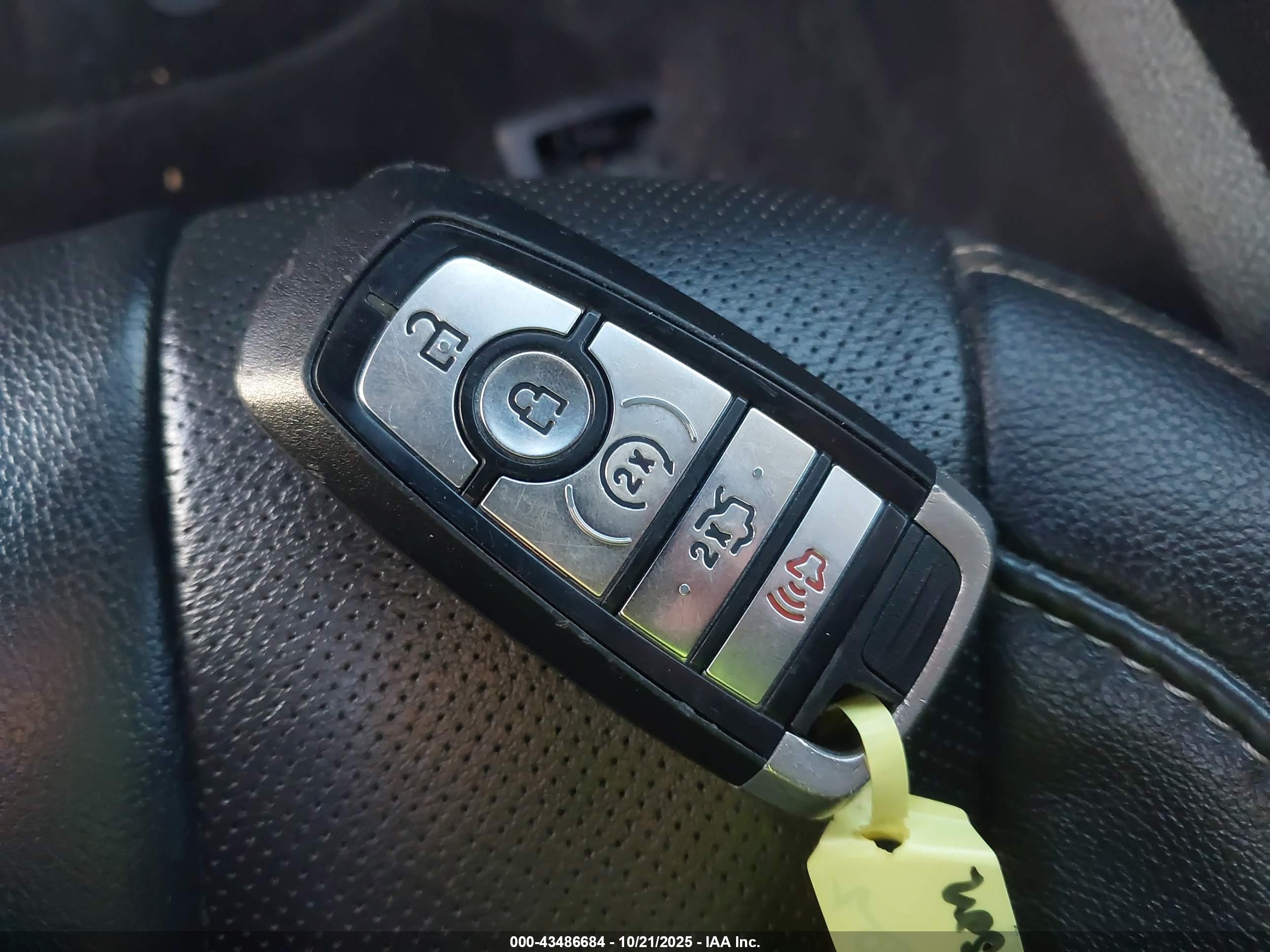 FORD FUSION image 11
