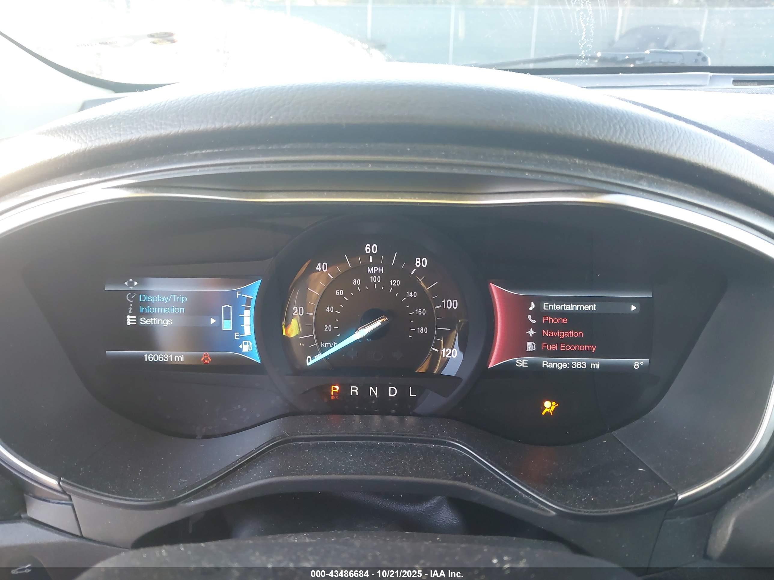 FORD FUSION image 7